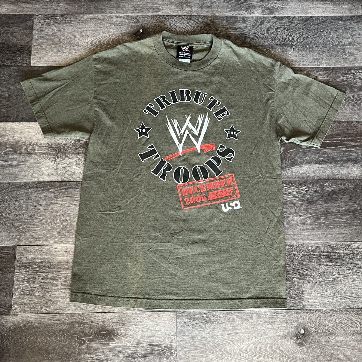 WWE Vintage 2005 Tribute to the Troops Military Logo Tee Shirt Size US L / EU 52-54 / 3 - 1 Thumbnail