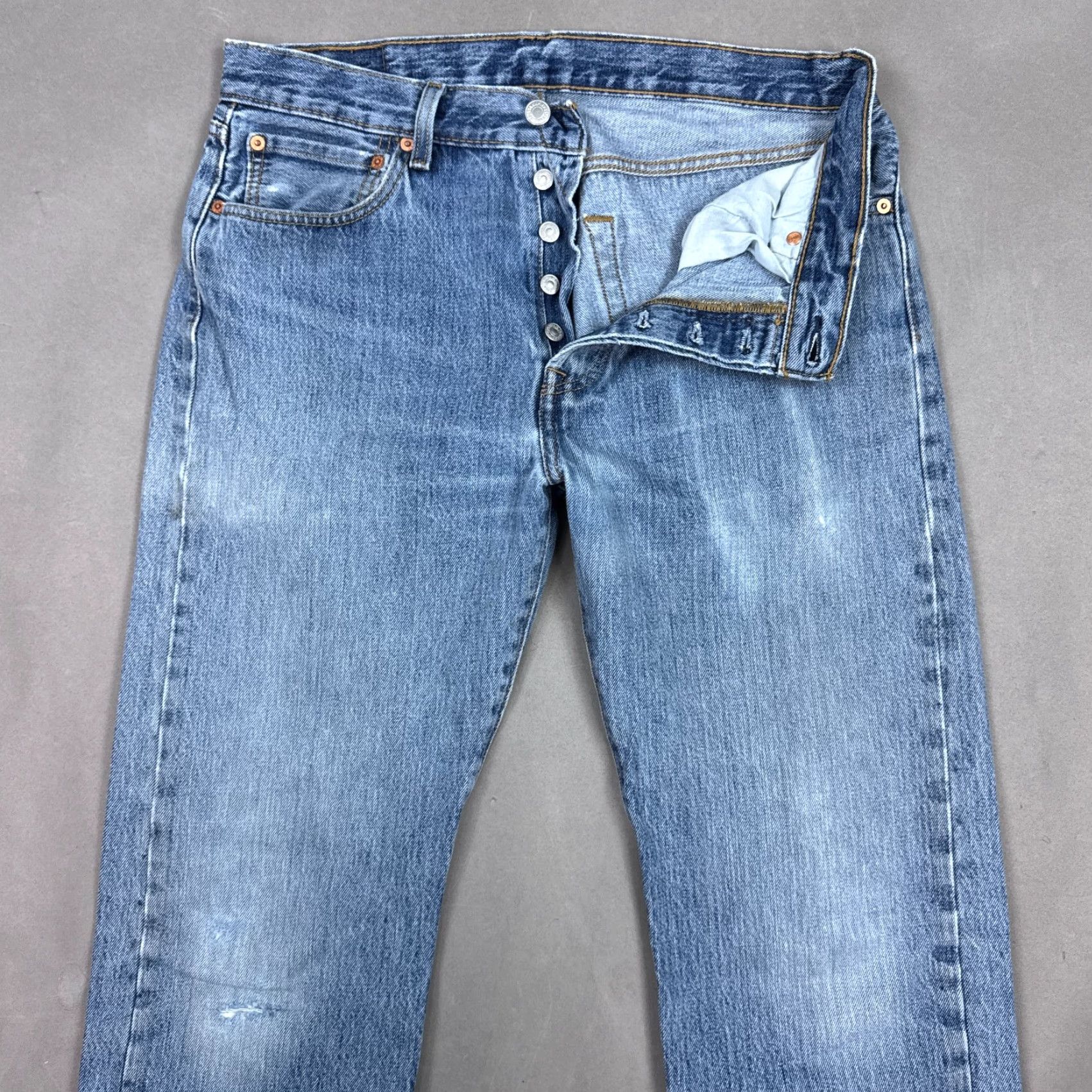 Levi's Levi's 501 Jeans Men Blue Denim Button Fly Pant 34x30 Distressed Faded Vintage? (Tag33x32) Size US 33 - 2 Thumbnail