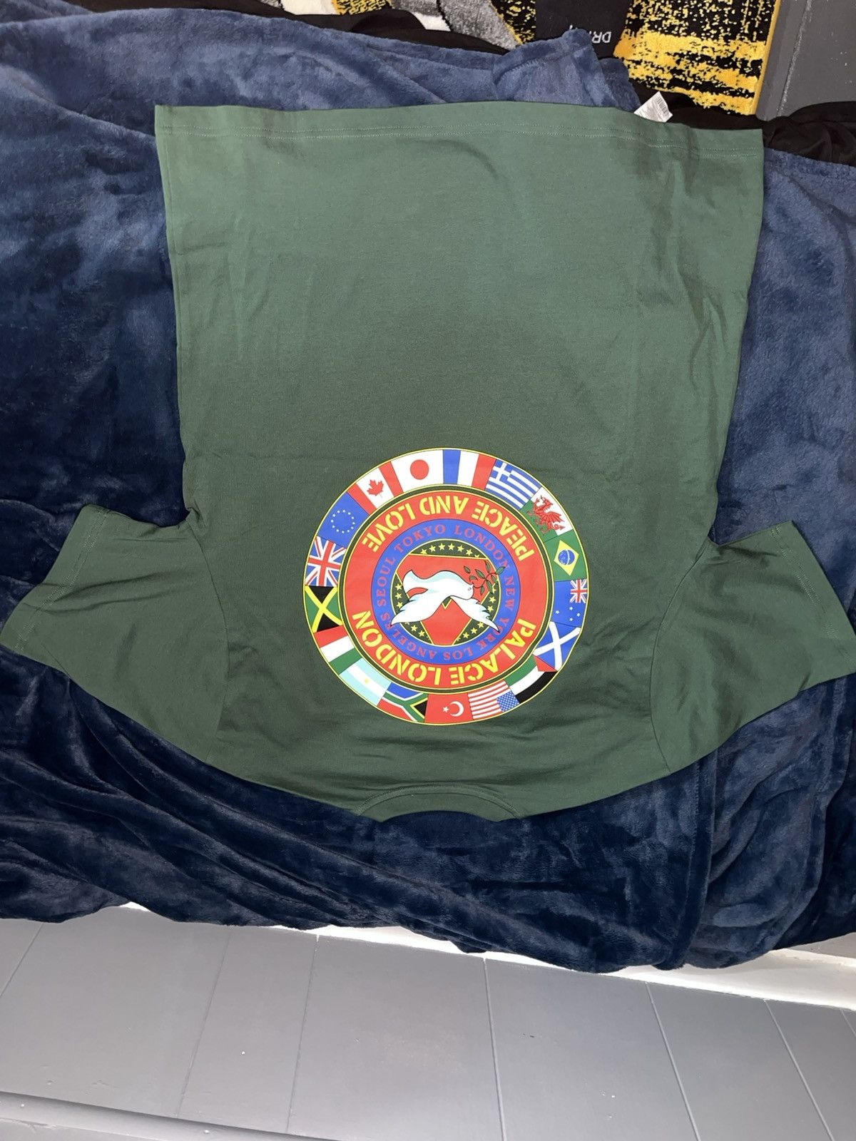 Palace Palace Nations T-shirt Size US L / EU 52-54 / 3 - 1 Thumbnail