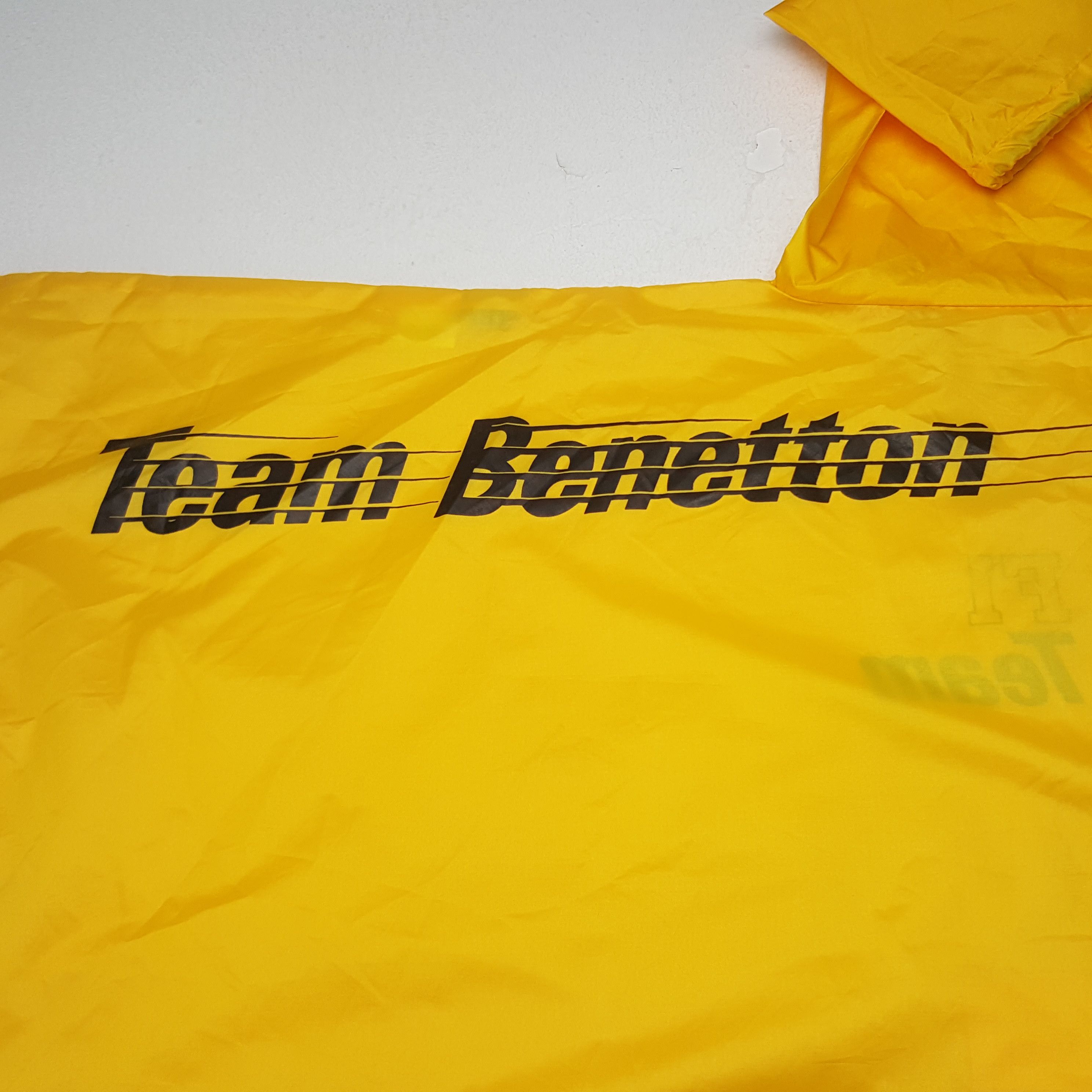 Benetton × Vintage Vintage Team Benetton Formula 1 Racing Rain Jacket Size US XL / EU 56 / 4 - 7 Thumbnail