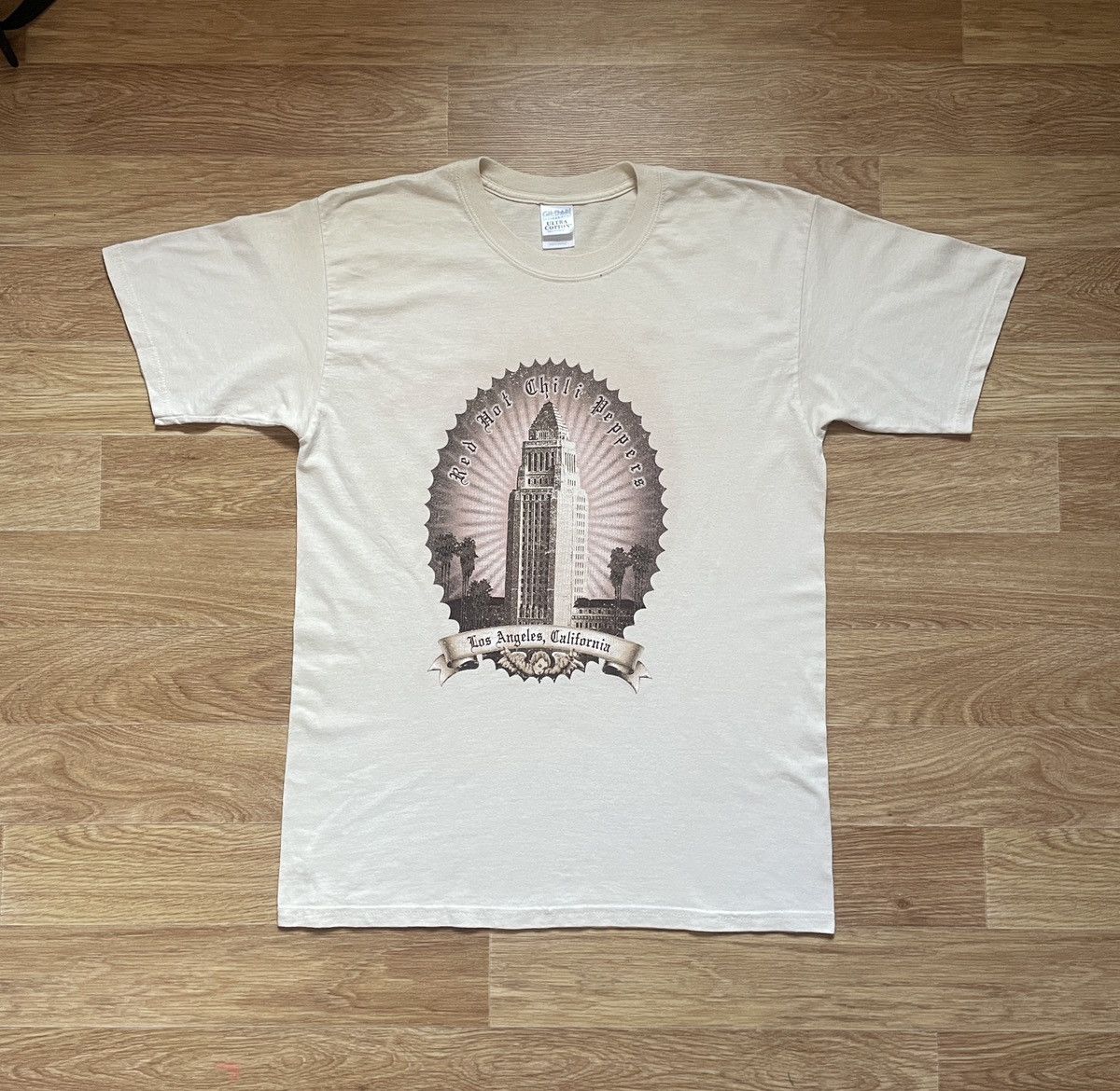 Fruit Of The Loom Vintage 2004 Red Hot Chilli Peppers Tour T Shirt Size L Size US L / EU 52-54 / 3 - 1 Thumbnail