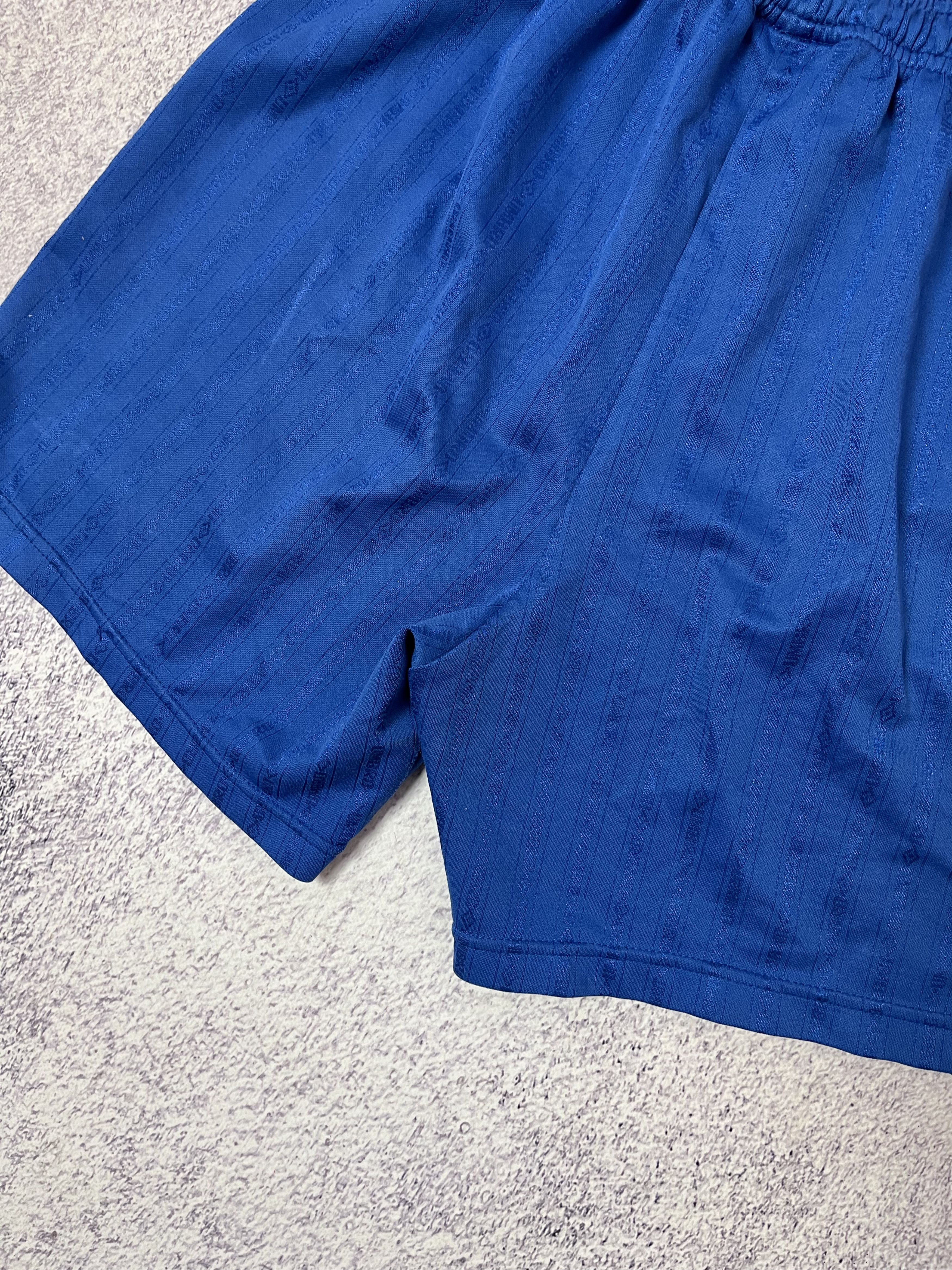 Umbro × Vintage Vintage mens short Umbro size 32 Size US 32 / EU 48 - 17 Thumbnail