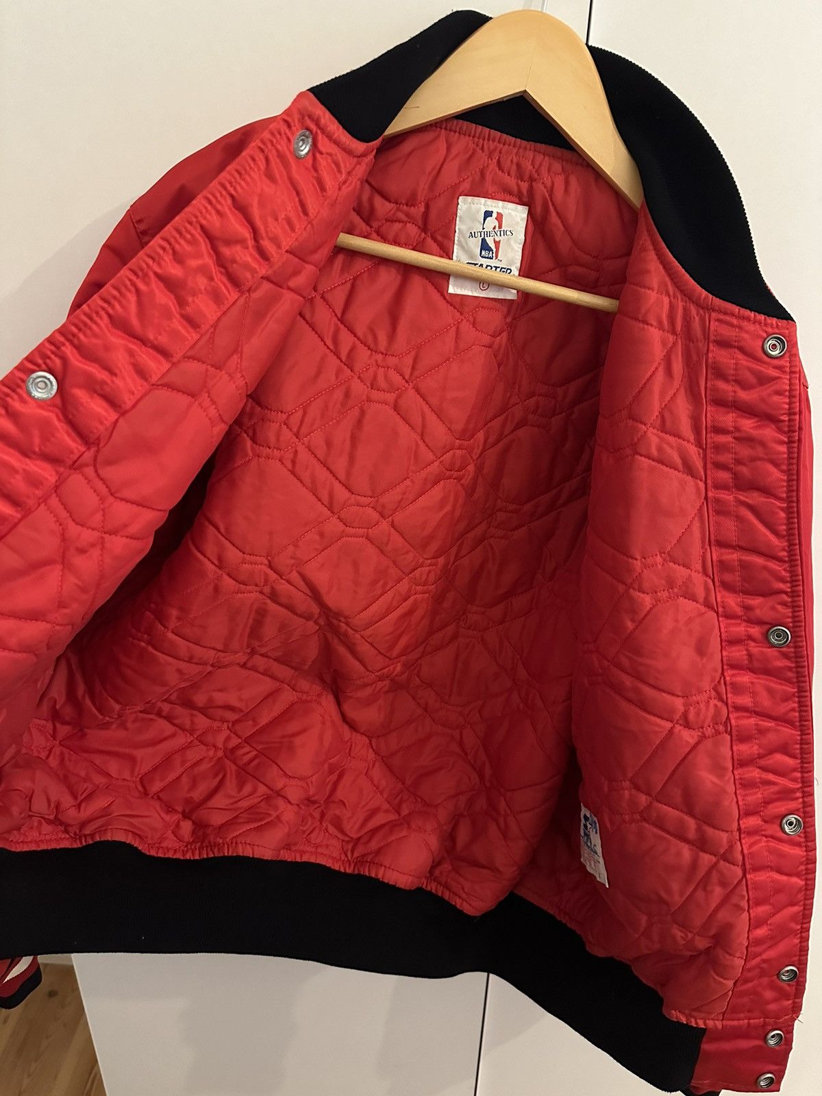Starter Starter Jacket Chicago Bulls Size M-L NBA Vintage Starter Size US L / EU 52-54 / 3 - 8 Thumbnail