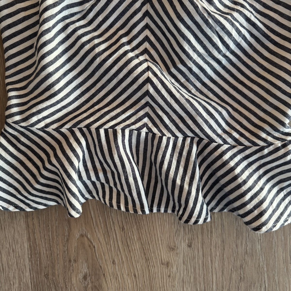 Steve Madden Steve Madden Kosta Top in Navy Stripe w/ Crisscross Neckline Size S / US 4 / IT 40 - 7 Thumbnail