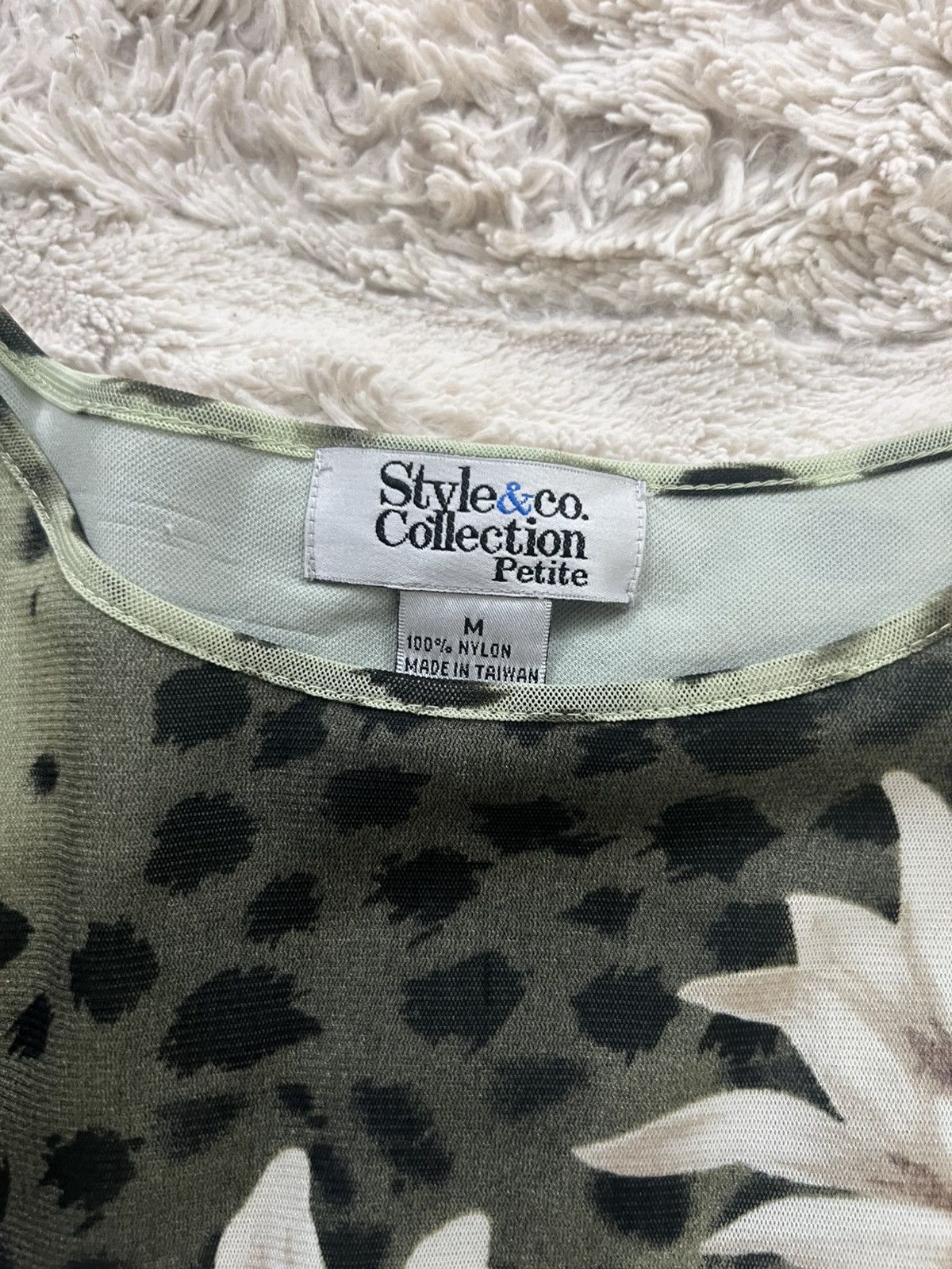 Style & Co Style & Co Green Floral Cheetah Longsleeve Petite Size M / US 6-8 / IT 42-44 - 3 Thumbnail