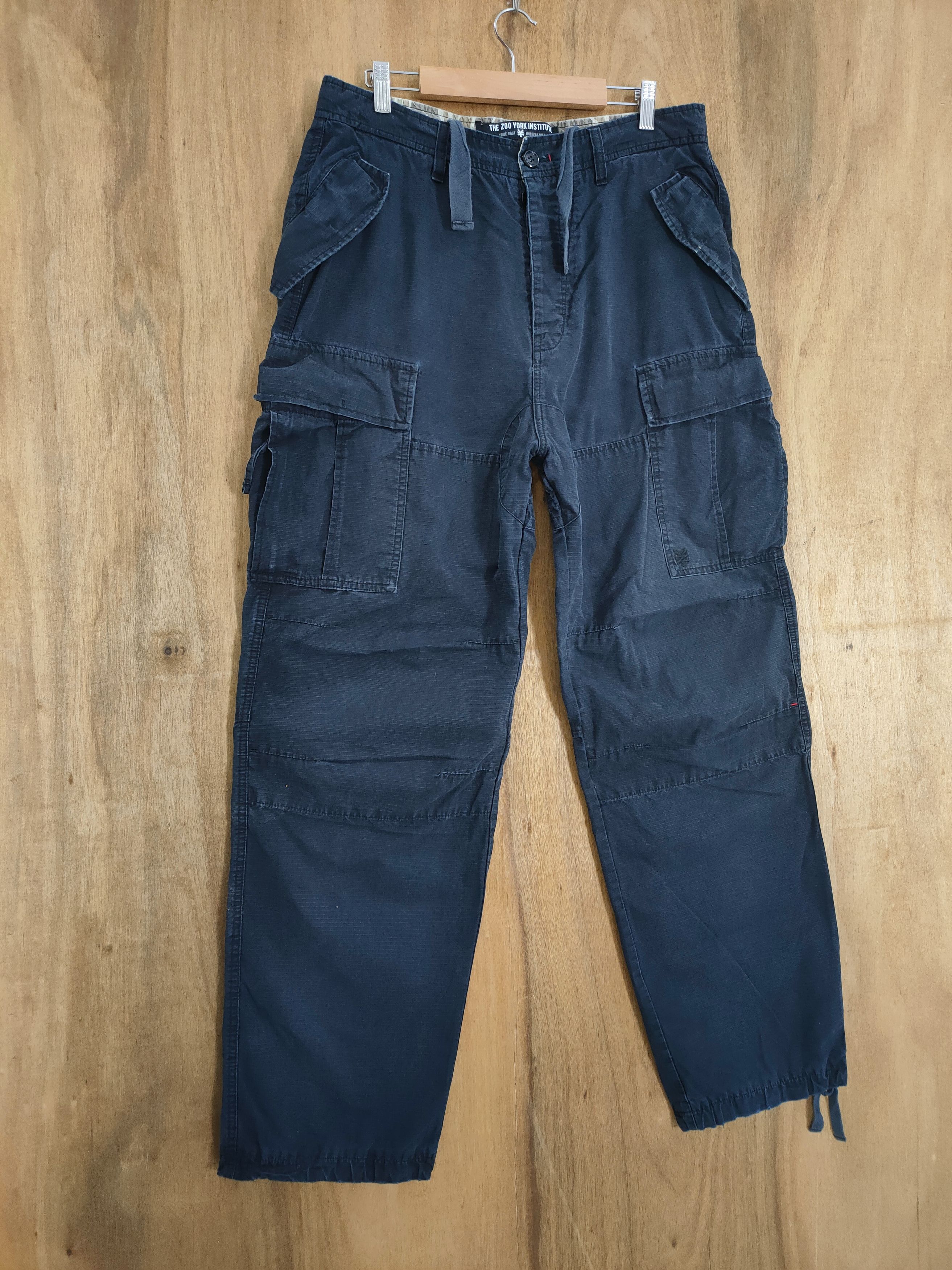 image of Vintage Zoo York Black Cargo Pants, Men's (Size 34)