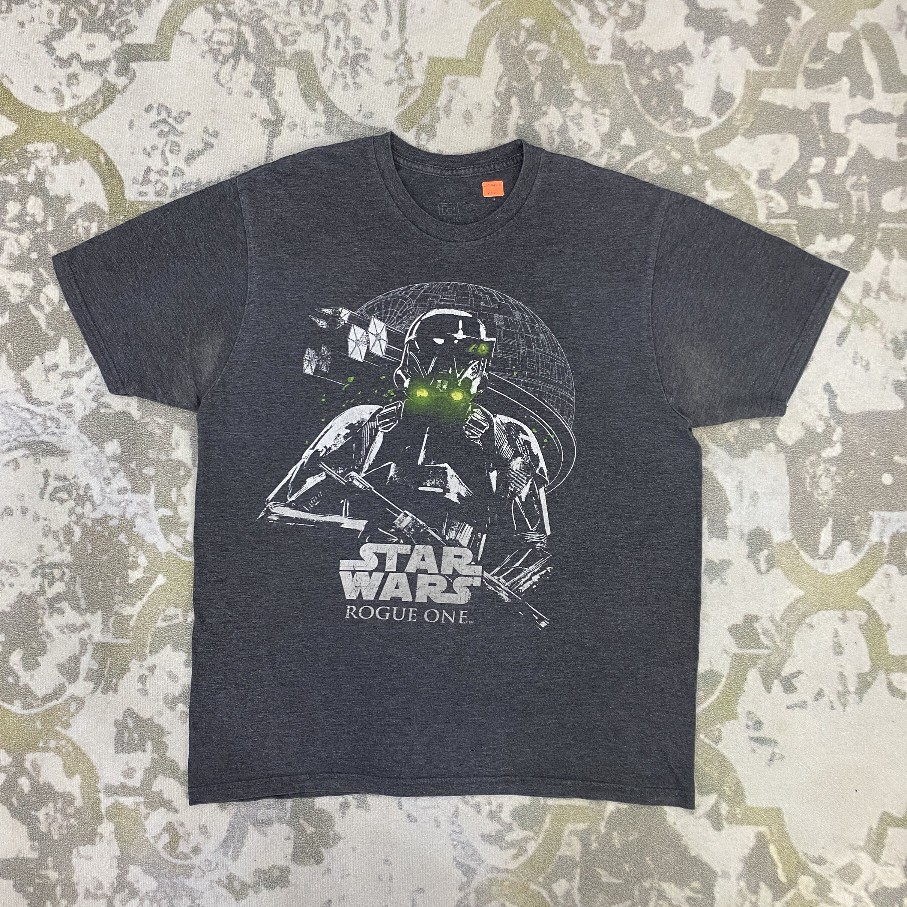 Star Wars Vintage Rogue One: A Star Wars Medium Shirt - K025 Size US M / EU 48-50 / 2 - 1 Thumbnail