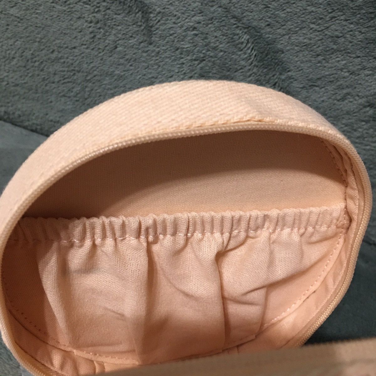 Burberry Burberry Goddess Zip Around Jewelry Round Clutch Pouch Bag Size ONE SIZE - 7 Thumbnail