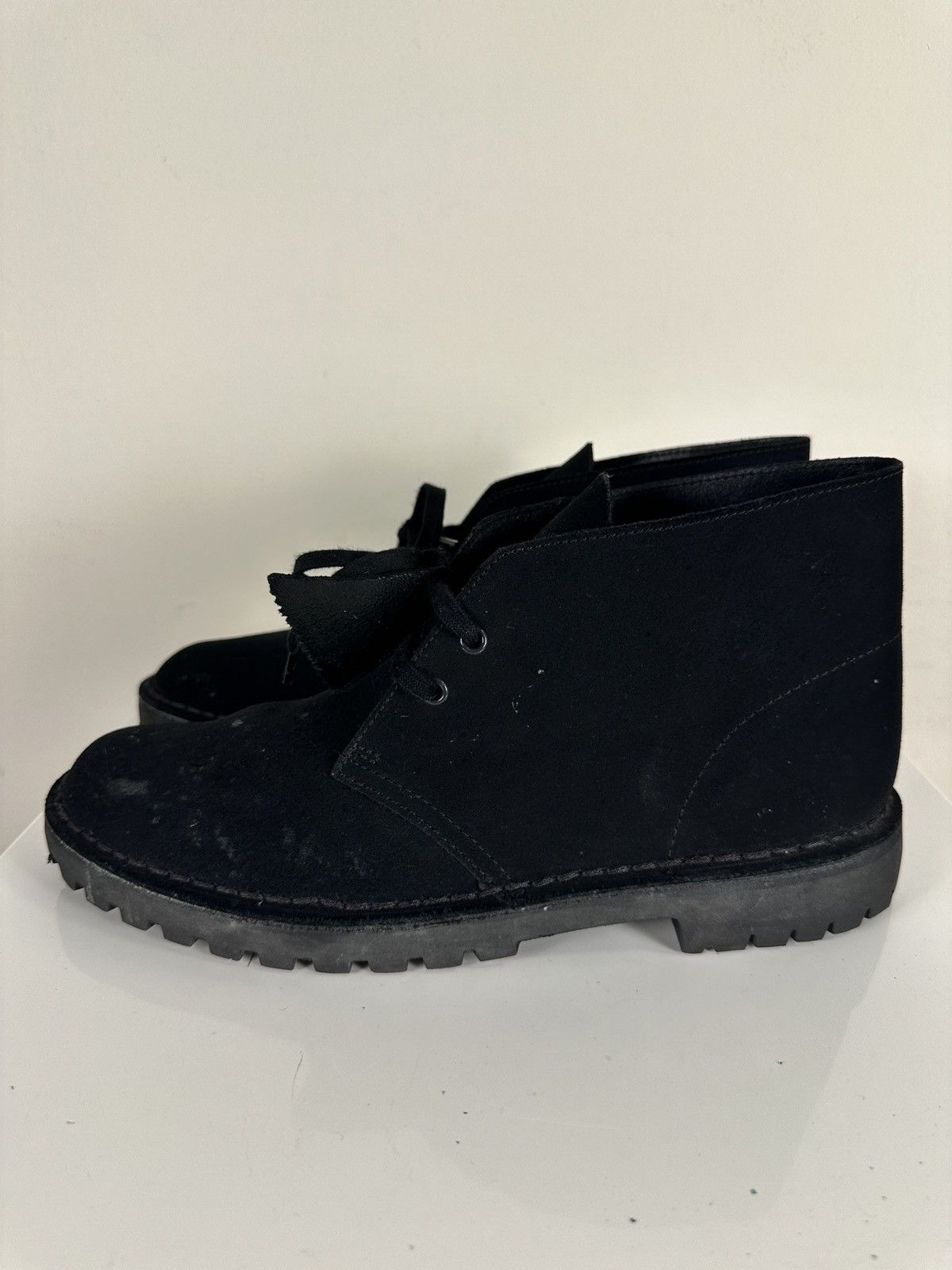Clarks CLARKS ORIGINALS Desert Boot Suede Leather Black Crepe 9.5 Size US 9.5 / EU 42-43 - 1 Thumbnail