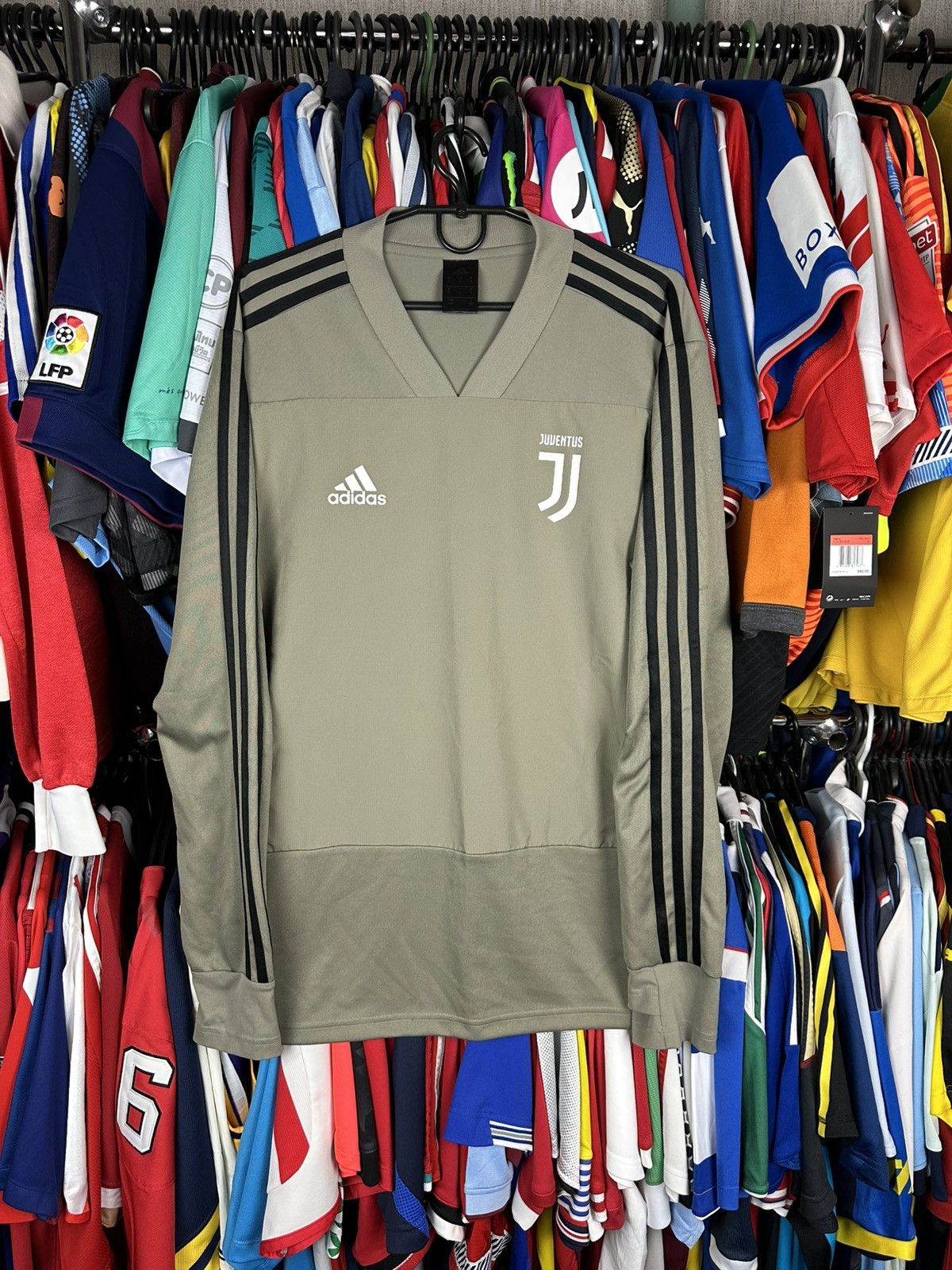 Adidas JUVENTUS ITALY 2018 FOOTBALL SOCCER JACKET SWEATSHIRT ADIDAS Size US L / EU 52-54 / 3 - 1 Thumbnail
