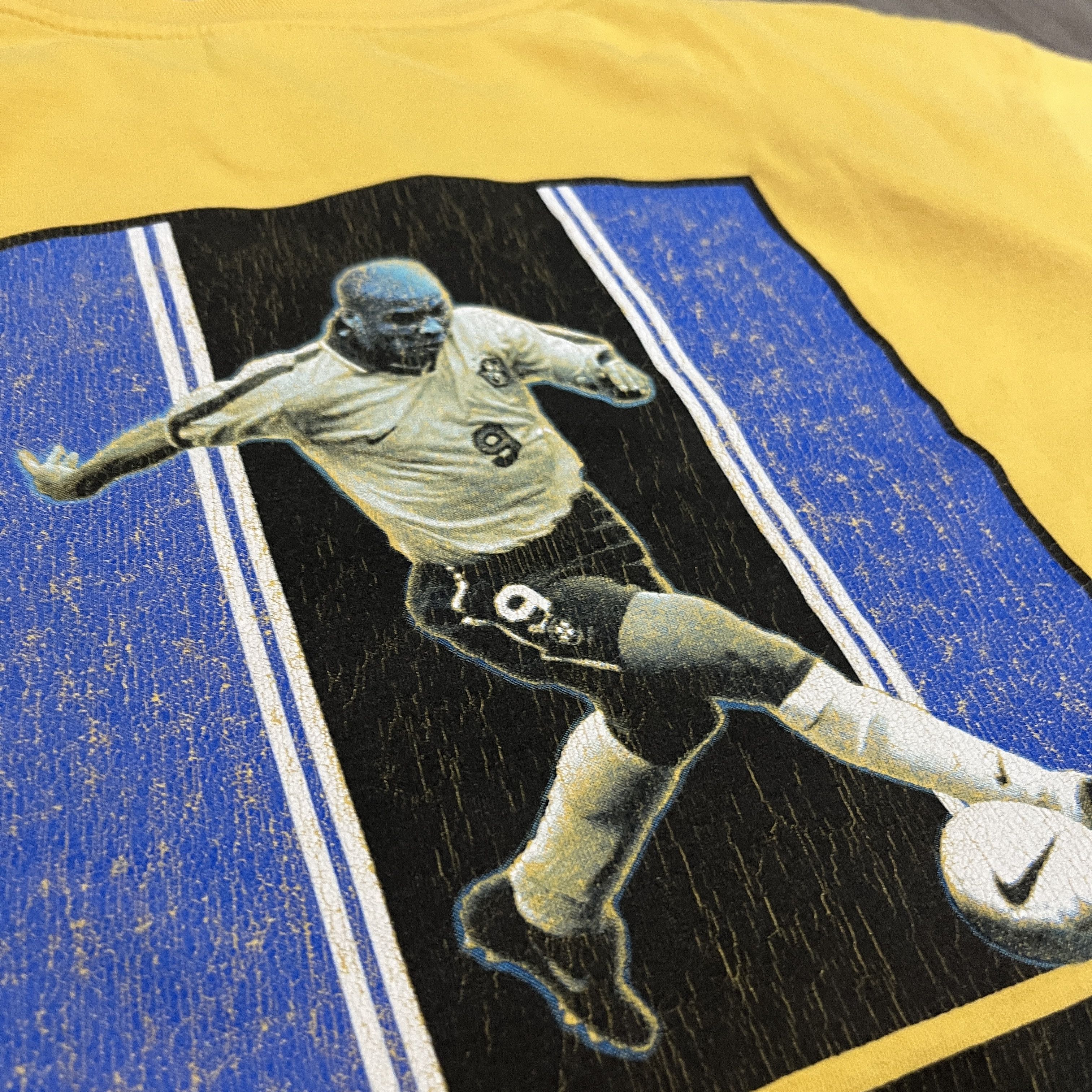 Nike Rare Vintage 90s Nike Football Ronaldo R9 Brasil T Shirt Size US M / EU 48-50 / 2 - 5 Thumbnail