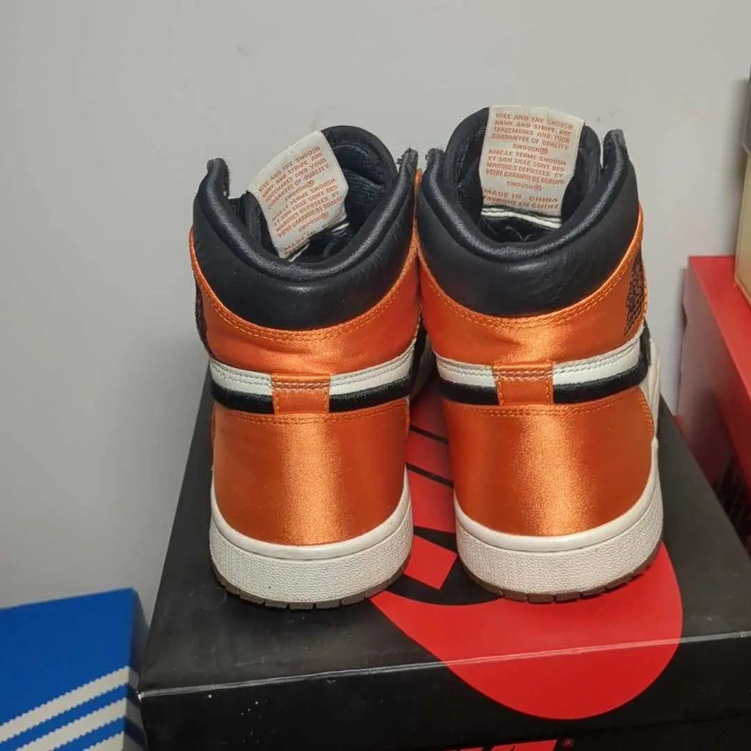 Jordan Brand Air Jordan 1 High Satin Shattered AV3725010 Size 7 Size US 7 / IT 37 - 5 Thumbnail