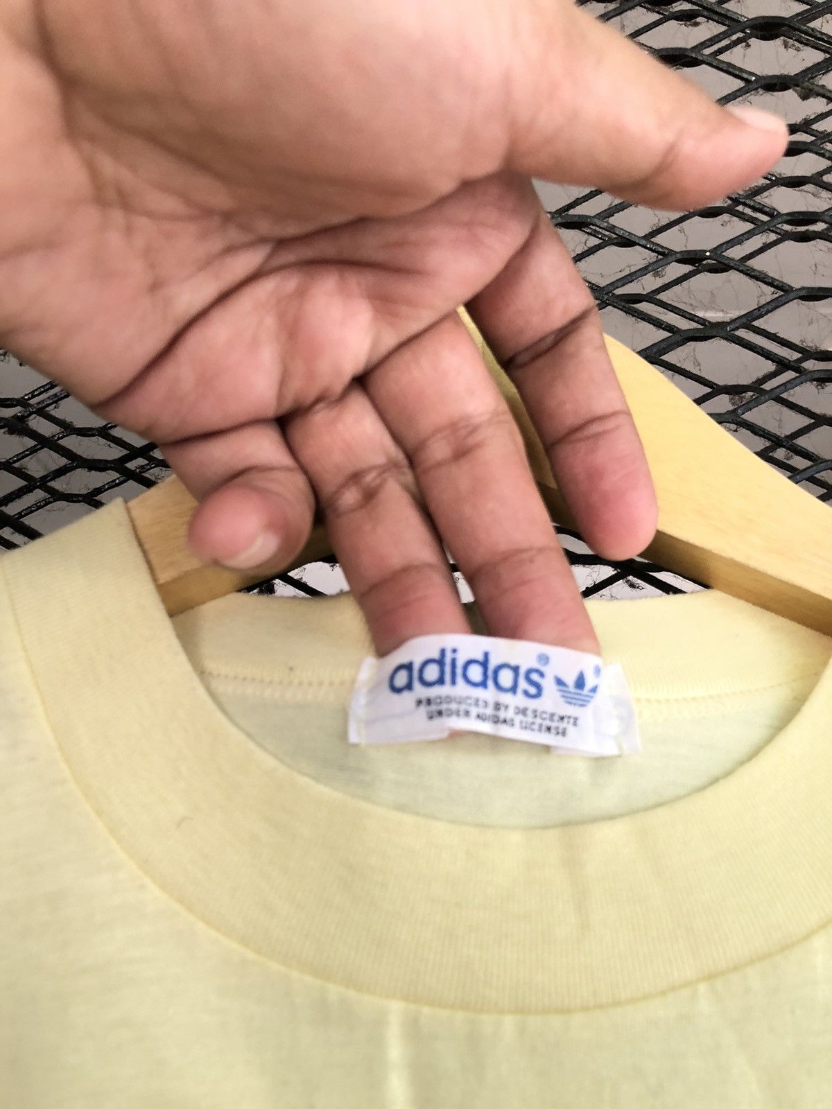 Adidas VINTAGE ADIDAS SHIRT Size US S / EU 44-46 / 1 - 5 Thumbnail