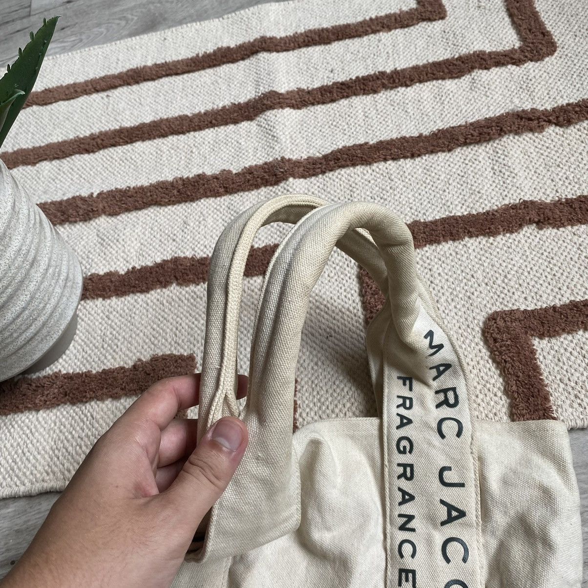 Marc by Marc Jacobs MARC JACOBS FRAGRANCES SANDY TOTE BAG SHOPPER Size ONE SIZE - 5 Thumbnail