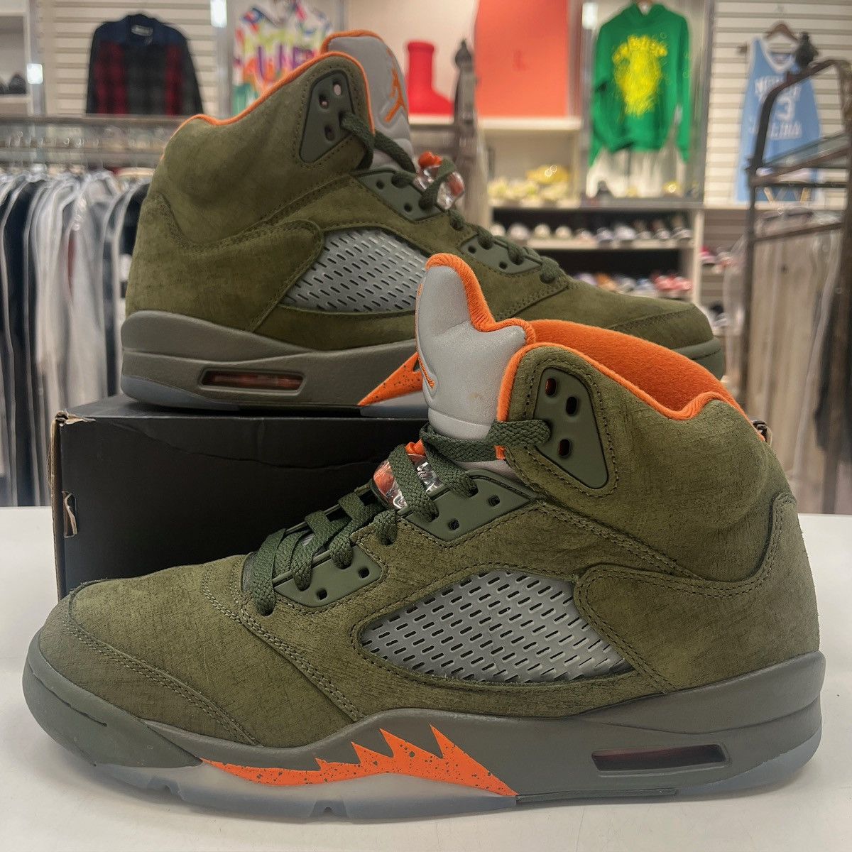 Jordan Brand Size 11 - Air Jordan 5 Retro Olive - DD0587-308 Size US 11 / EU 44 - 1 Thumbnail