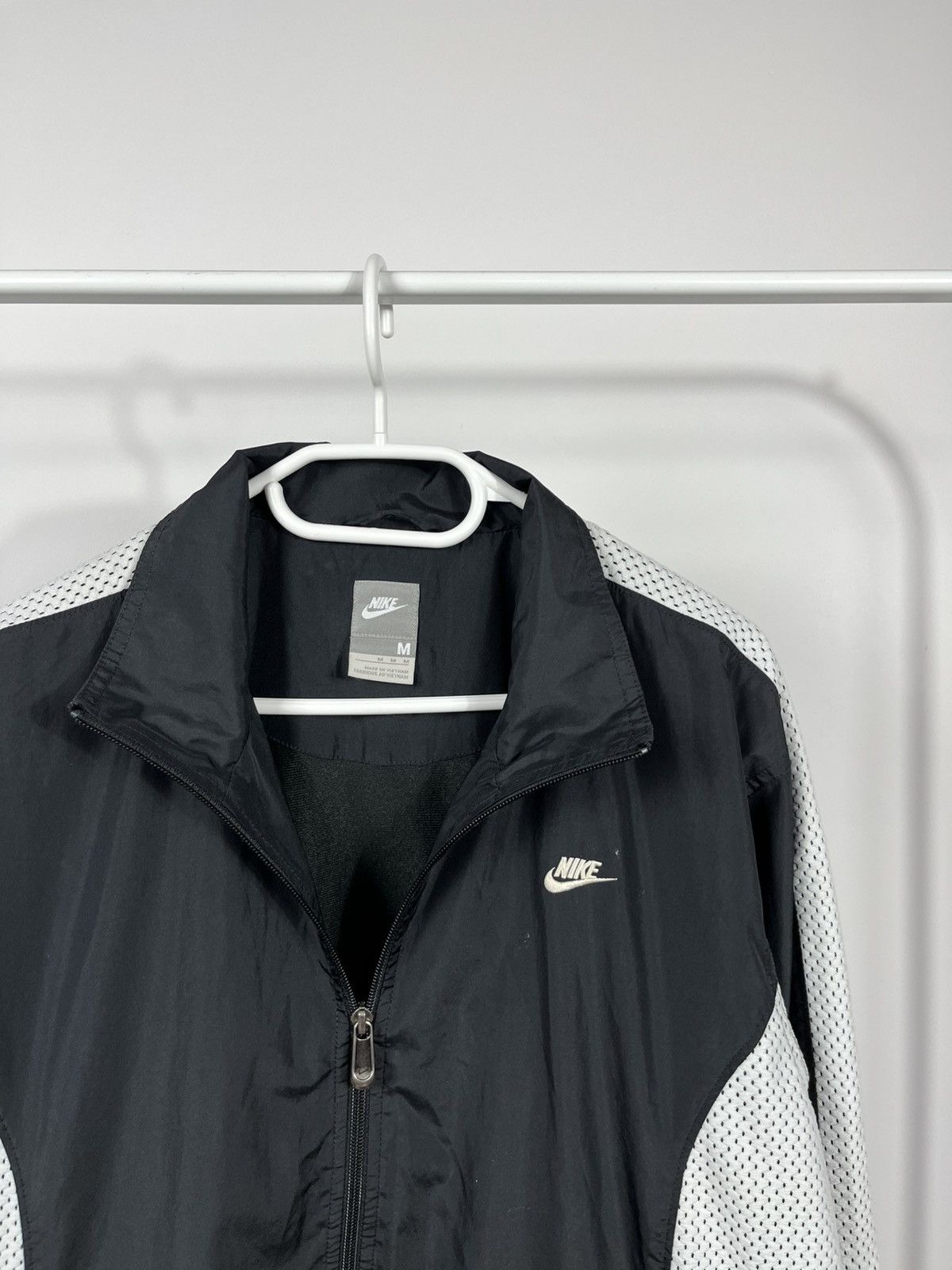 Nike × Vintage Nike Distressed Black Windbreaker Jacket Size L Size US L / EU 52-54 / 3 - 2 Thumbnail