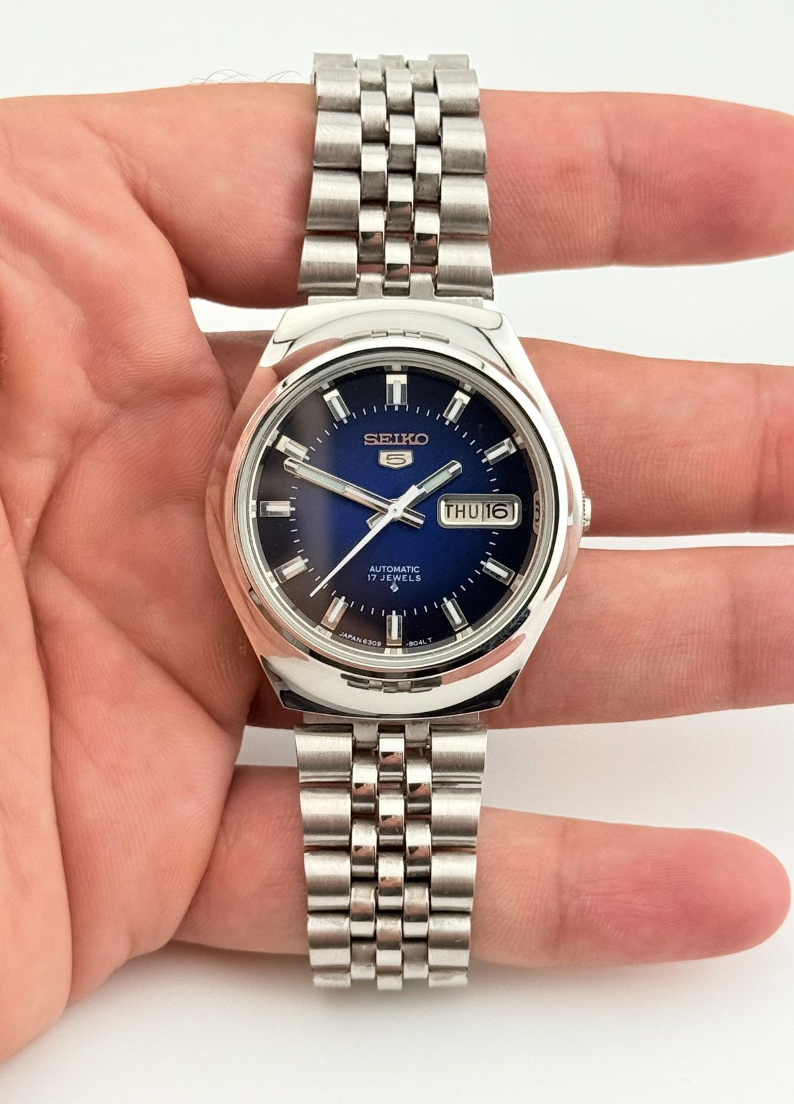 Vintage Seiko 5 Automatic Blue Gradient Dial 36mm Wristwatch