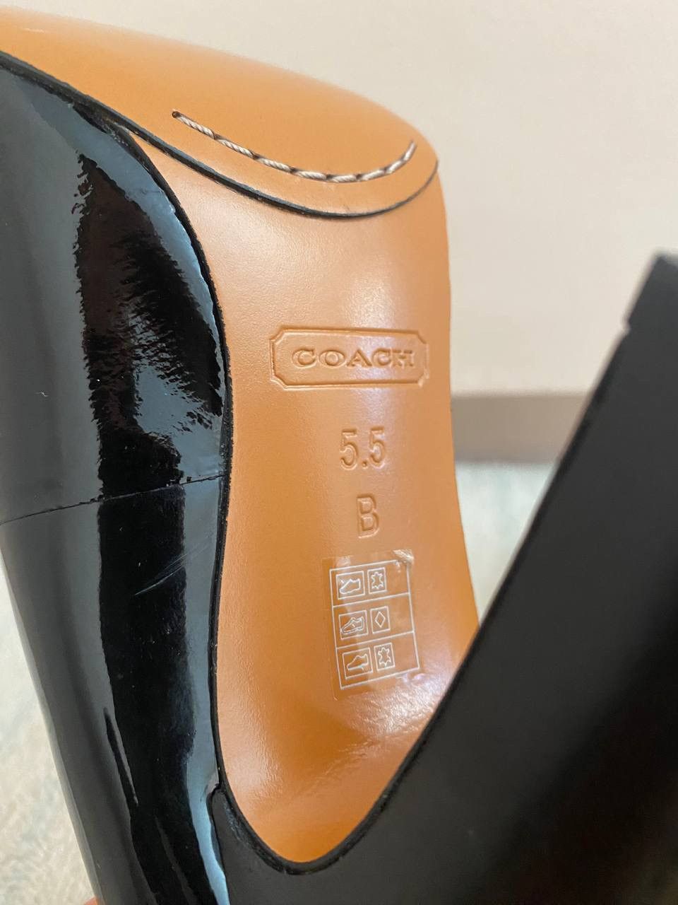 Coach 🖤 Coach Shelley Black Patent Pumps Size 5.5 Size US 5.5 / IT 35.5 - 10 Thumbnail