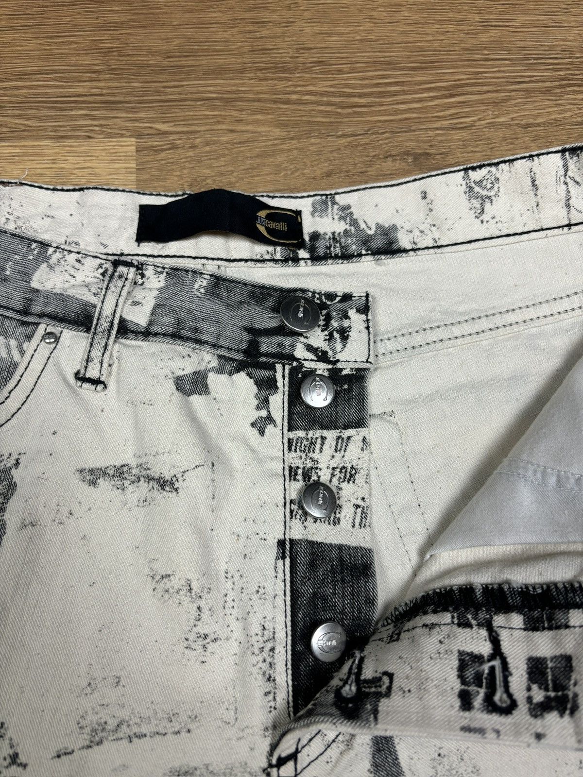 Just Cavalli 2000s Just Cavalli Newspaper Print Flared Denim Jeans Size US 35 - 9 Thumbnail