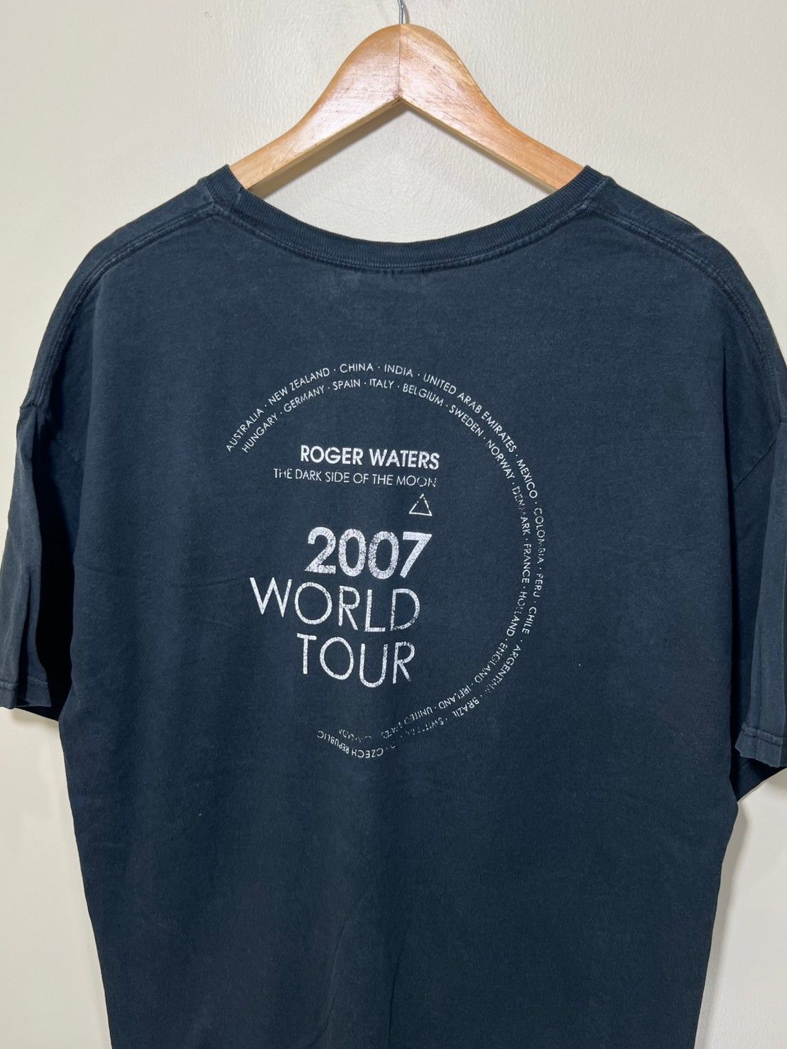 Band Tees × Vintage Vintage 00's Dark Side of the Moon Roger Waters shirt bnz01 Size US XL / EU 56 / 4 - 4 Thumbnail