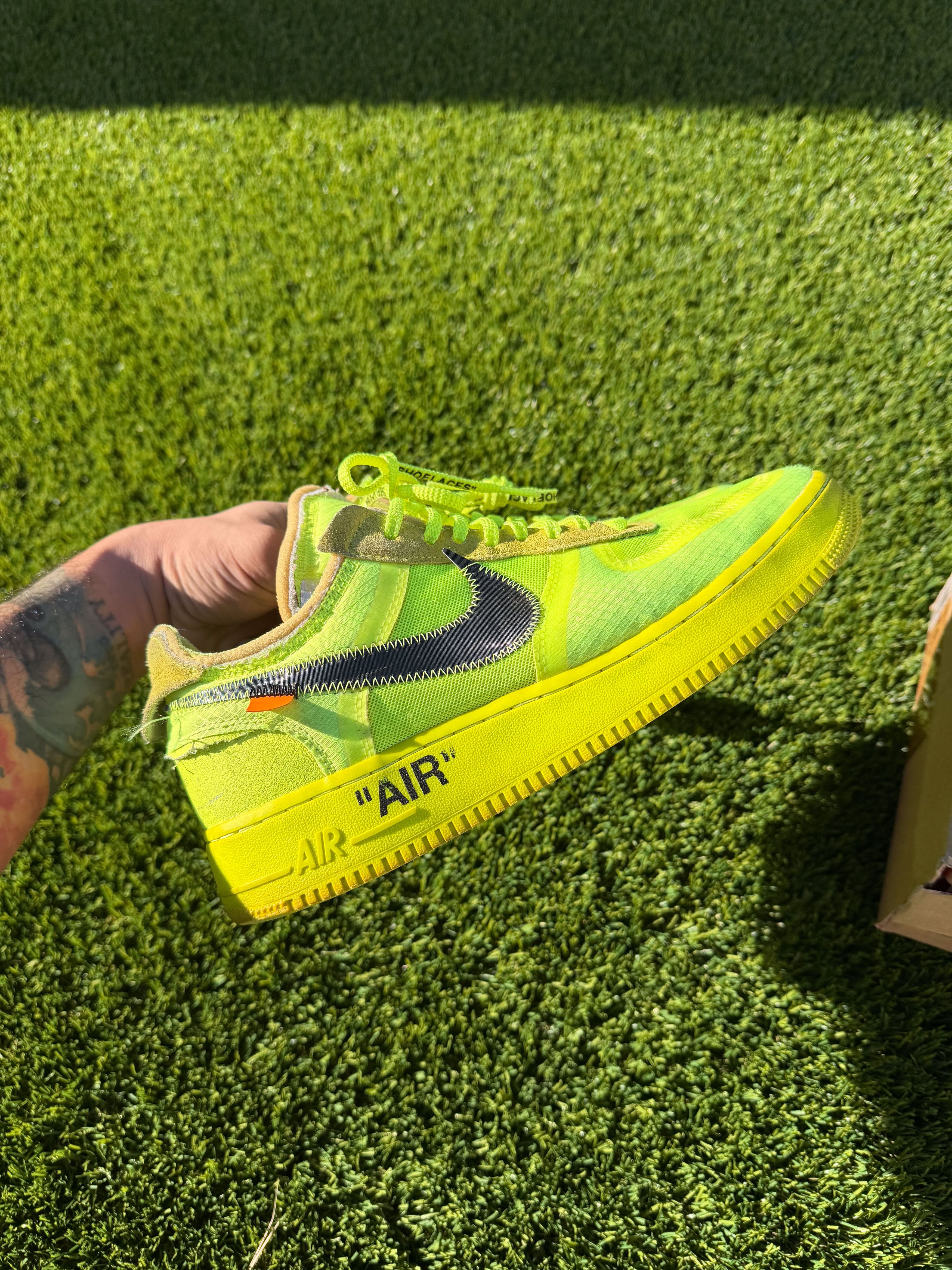 Nike × Off-White Volt Air Force 1 Virgil Abloh Off- White Size US 9.5 / EU 42-43 - 4 Thumbnail