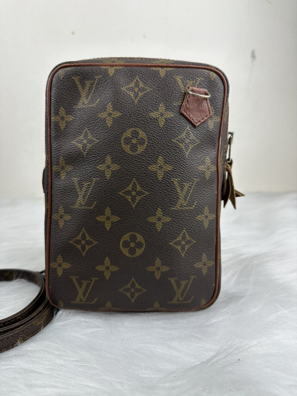 Louis Vuitton (Interior Repair) Louis Vuitton Amazon Shoulder Bag Size ONE SIZE - 6 Thumbnail