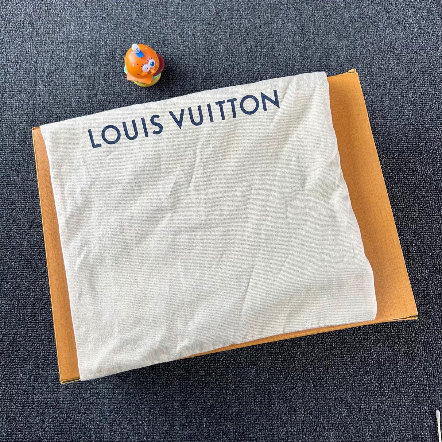 Louis Vuitton LV blue monogram slippers 35 Size US 4 / IT 34 - 8 Thumbnail