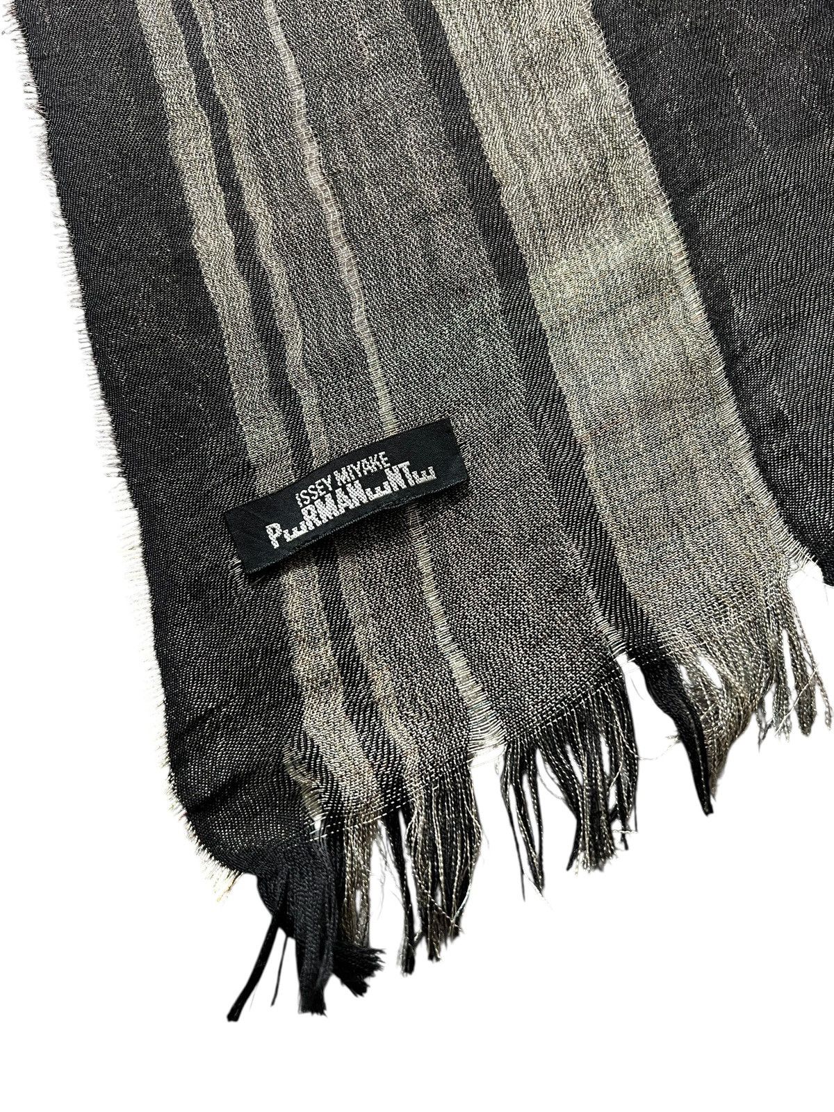 Issey Miyake 1980s Issey Miyake Permanente Big Scarf/ Muffler Size ONE SIZE - 17 Thumbnail