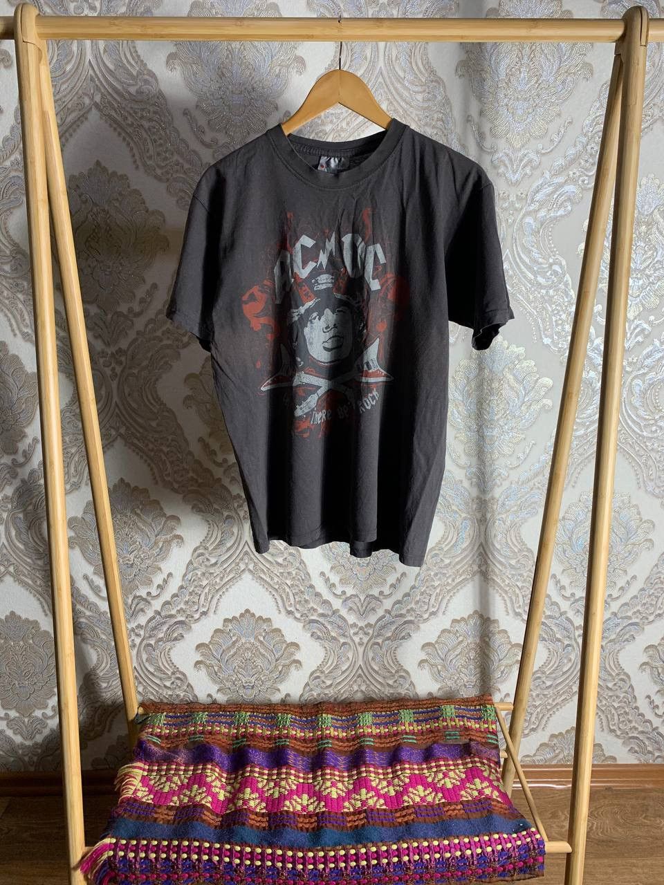 AC/DC × Vintage VERY RARE AC/DC THE SWITCH IS ON EUROPE TOUR 84 ROCK T-SHIRT Size US L / EU 52-54 / 3 - 1 Thumbnail