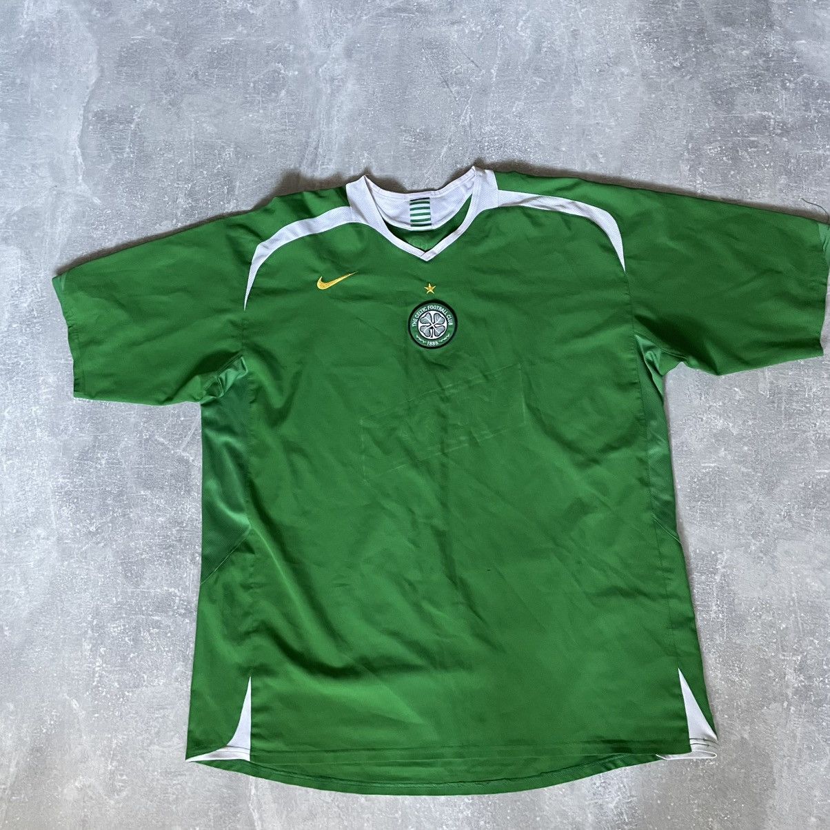 Nike 2005/2007 Nike Celtic Vintage Soccer Jersey Shirt Tee carlin Size US XL / EU 56 / 4 - 1 Thumbnail