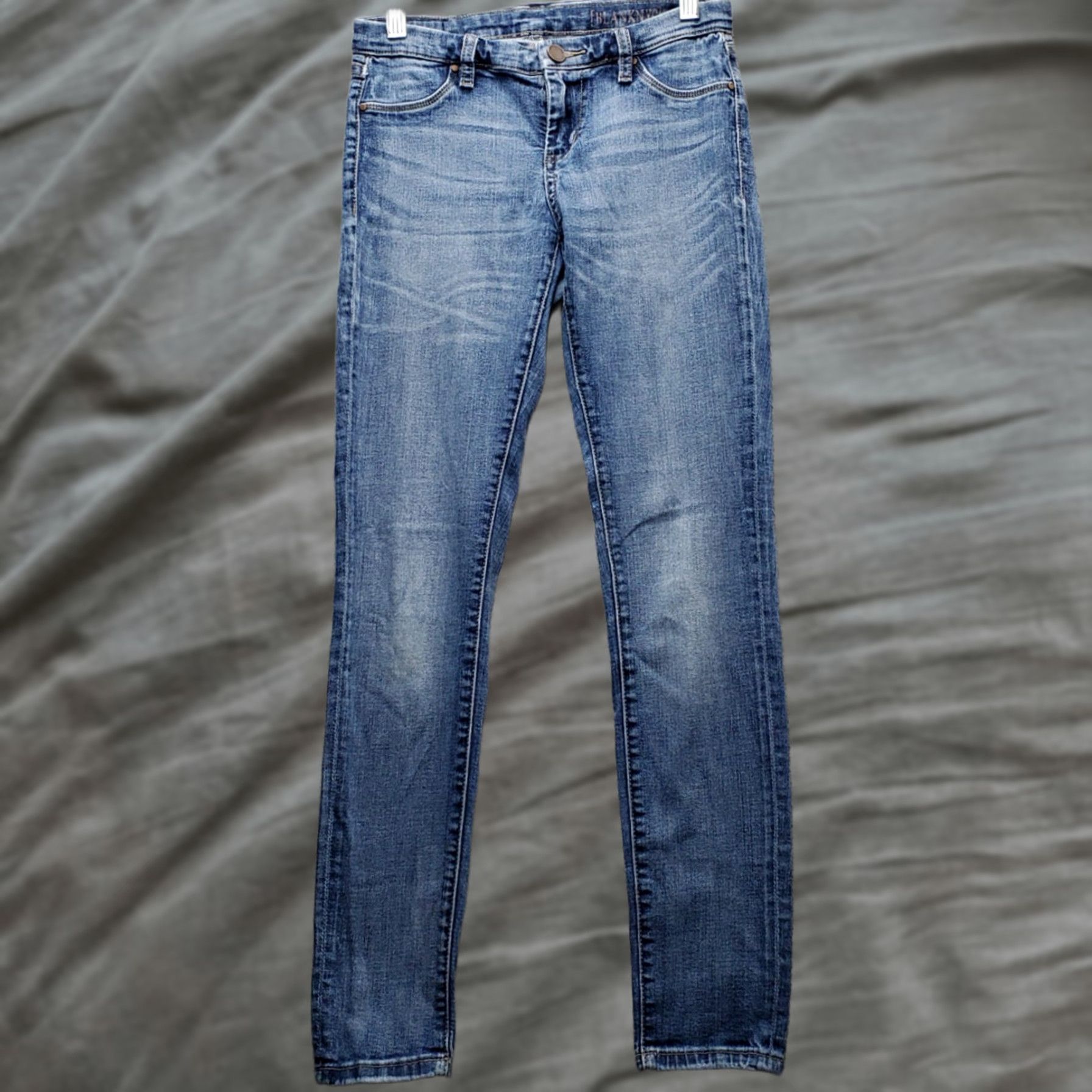 Vintage BLANKNYC Jeans Womens 26 Blue Denim Faded Stretch Streetwear Comfort Skinny Leg Womens Size 26 Blue Jeans Size 26" / US 2 / IT 38 - 1 Thumbnail