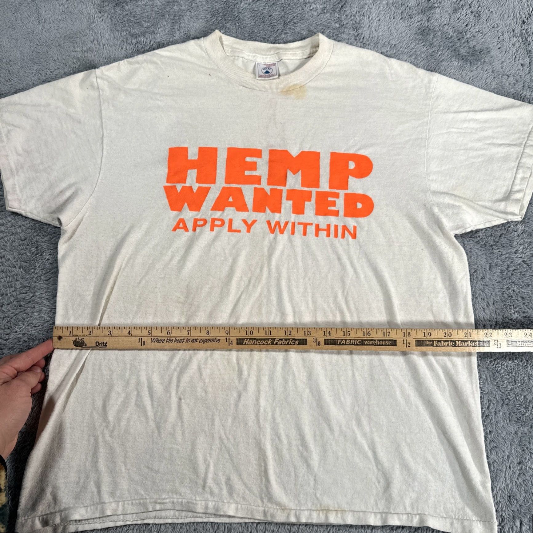 Vintage VINTAGE Cannabis Marijuana Hemp Wanted Neon Shirt 90s Ganja Weed Leaf Size L White Men T-Shirt Cotton Size US L / EU 52-54 / 3 - 5 Thumbnail