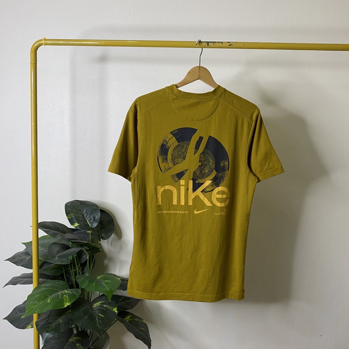 Nike Nike Primary Studio '72 Dri-FIT Short-Sleeve Versatile Top Size US L / EU 52-54 / 3 - 1 Thumbnail