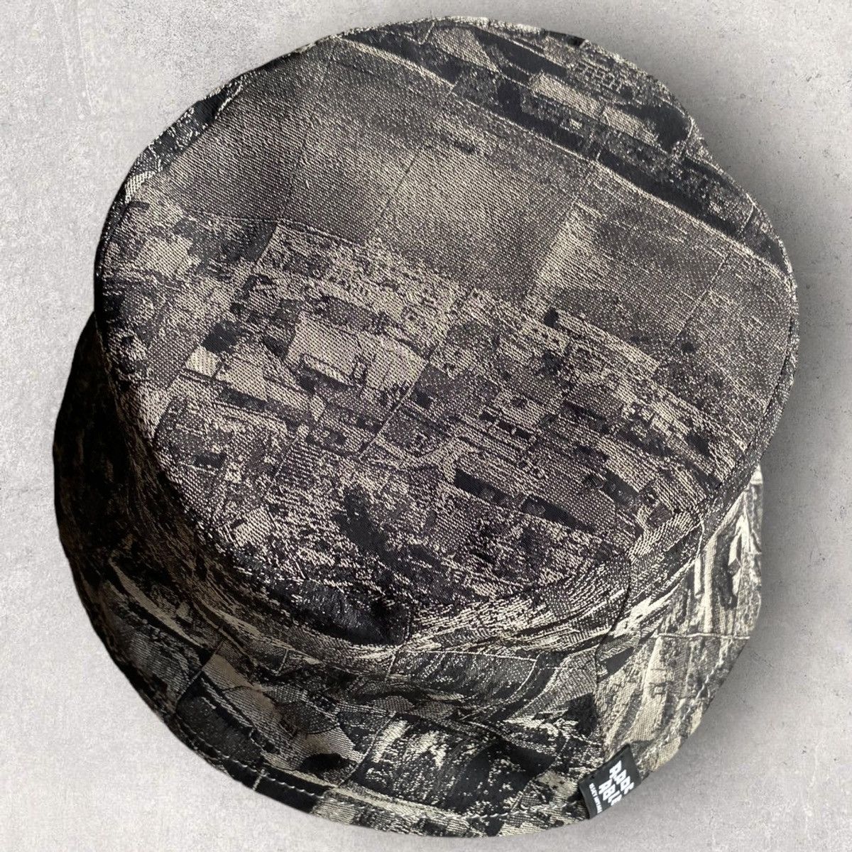 Issey Miyake 2024 APOC ABLE London Diorama Map Reversible Bucket Hat Size ONE SIZE - 8 Thumbnail