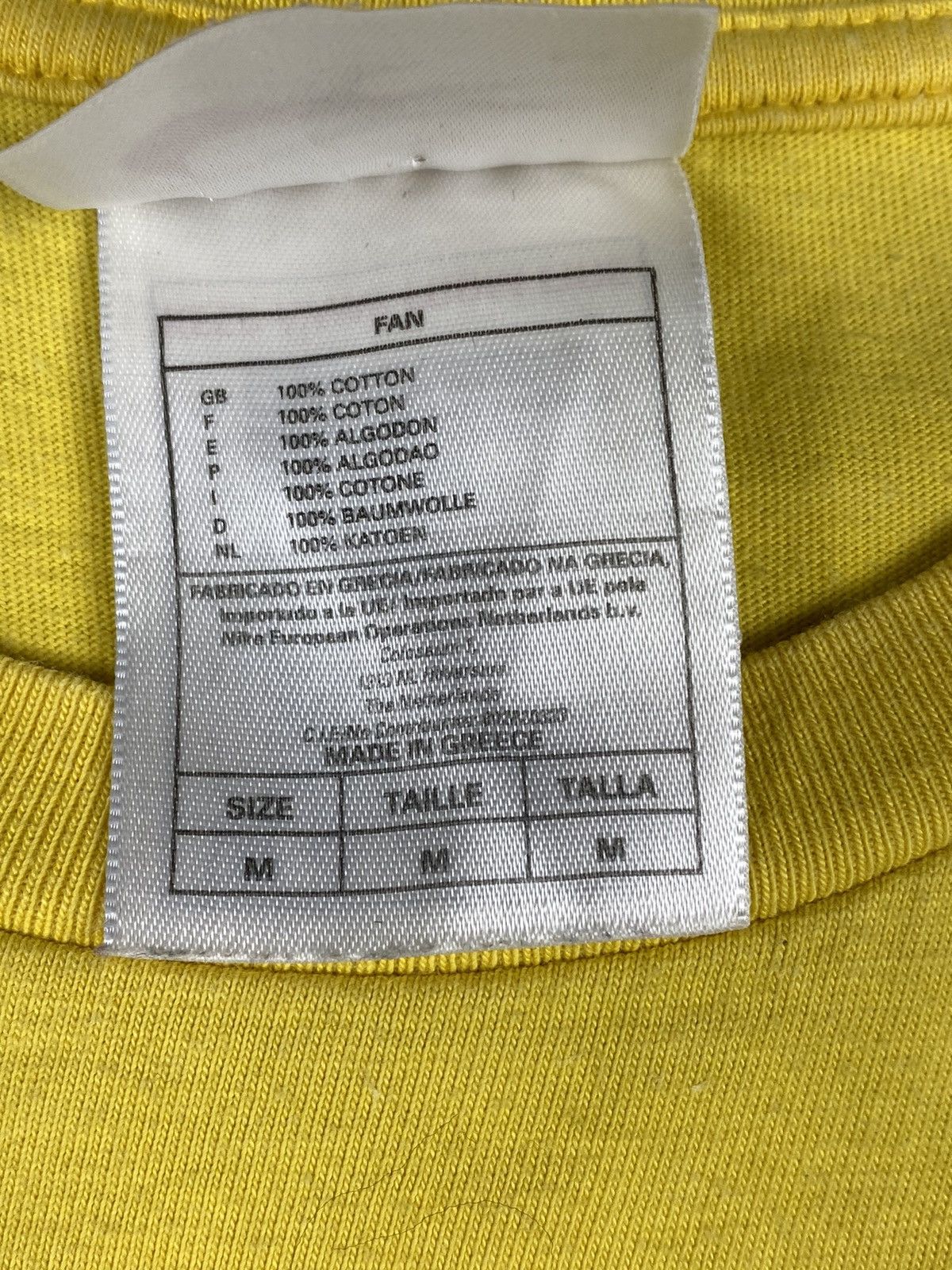 Nike Vintage Nike Brasil Big Logo Soccer Shoes Tee T Shirt Size US M / EU 48-50 / 2 - 13 Thumbnail