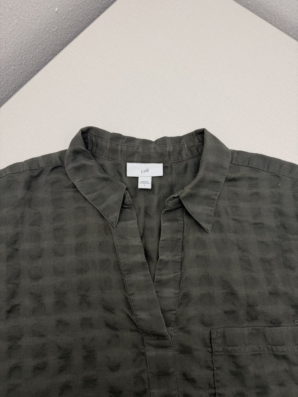 J. Jill J Jill Tunic Top V Neck Collar Green Textured Size L Button Size L / US 10 / IT 46 - 3 Thumbnail