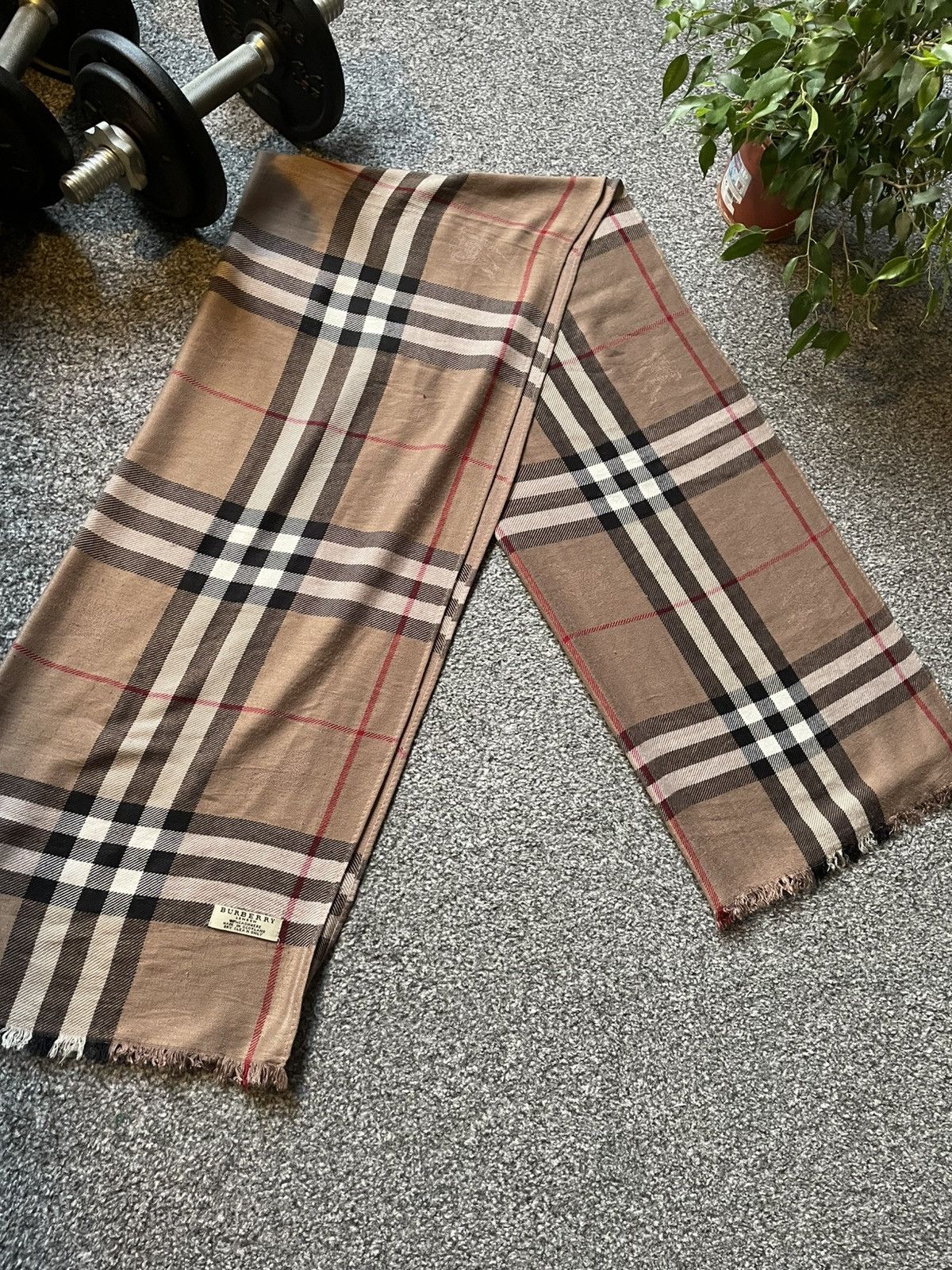 Burberry London retailer scarf