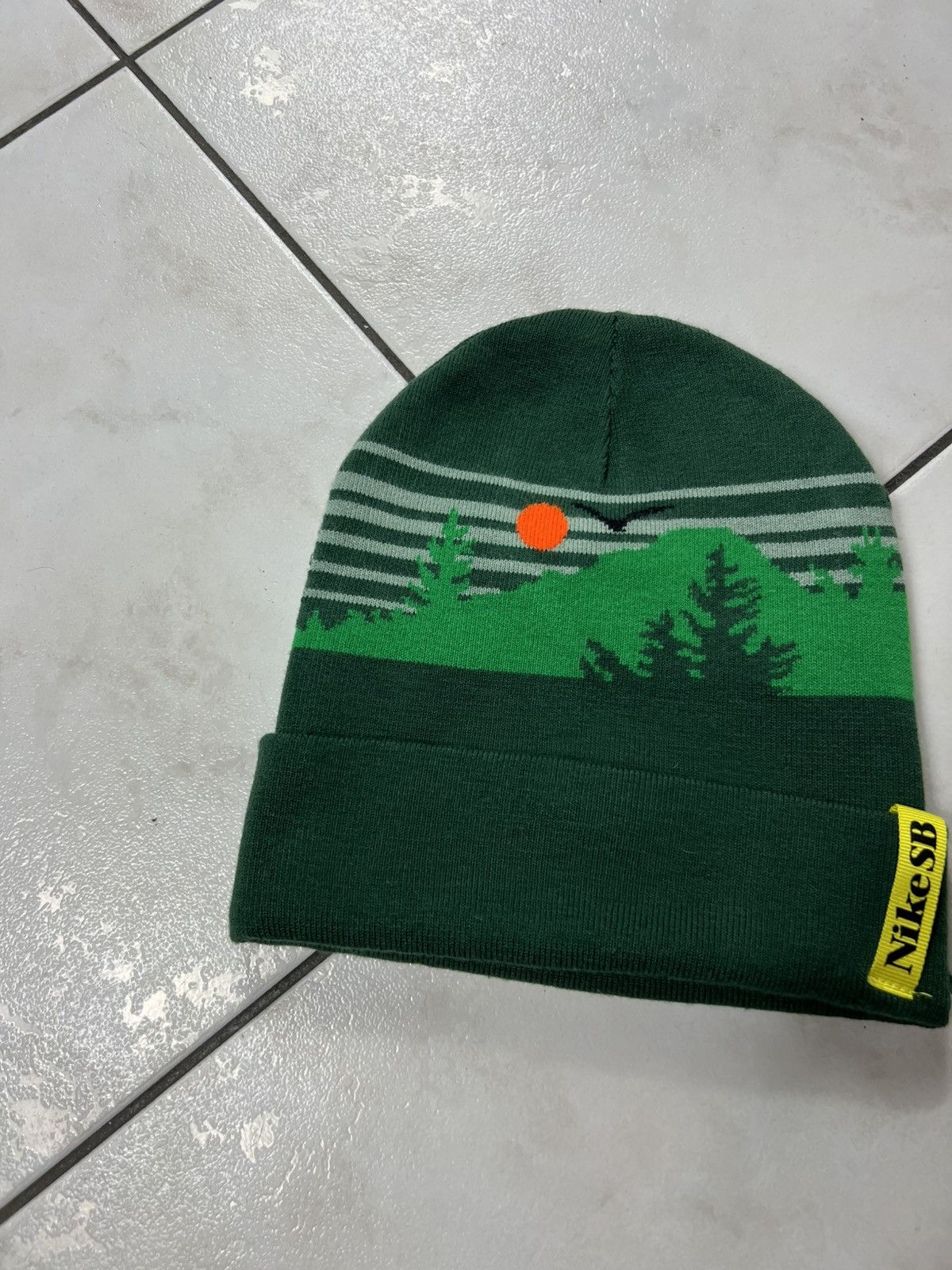 Nike SB Nike SB skateboard knit landscape forest beanie cap sunset Size ONE SIZE - 3 Thumbnail
