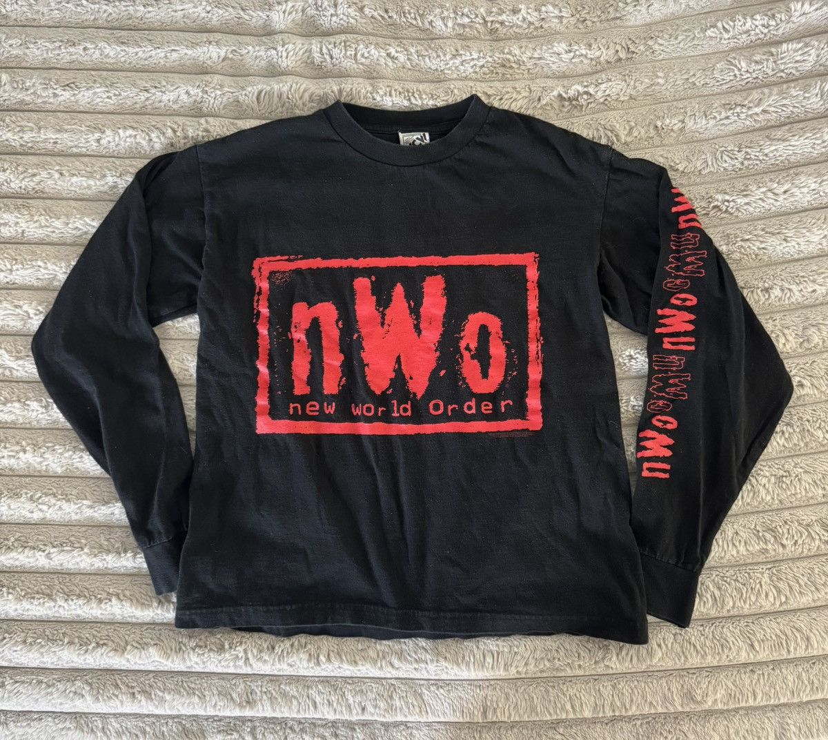 WCW/nWo 1998 nwo wolfpack outsiders vintage 90s tee y2k rey mysterio Size US S / EU 44-46 / 1 - 7 Thumbnail