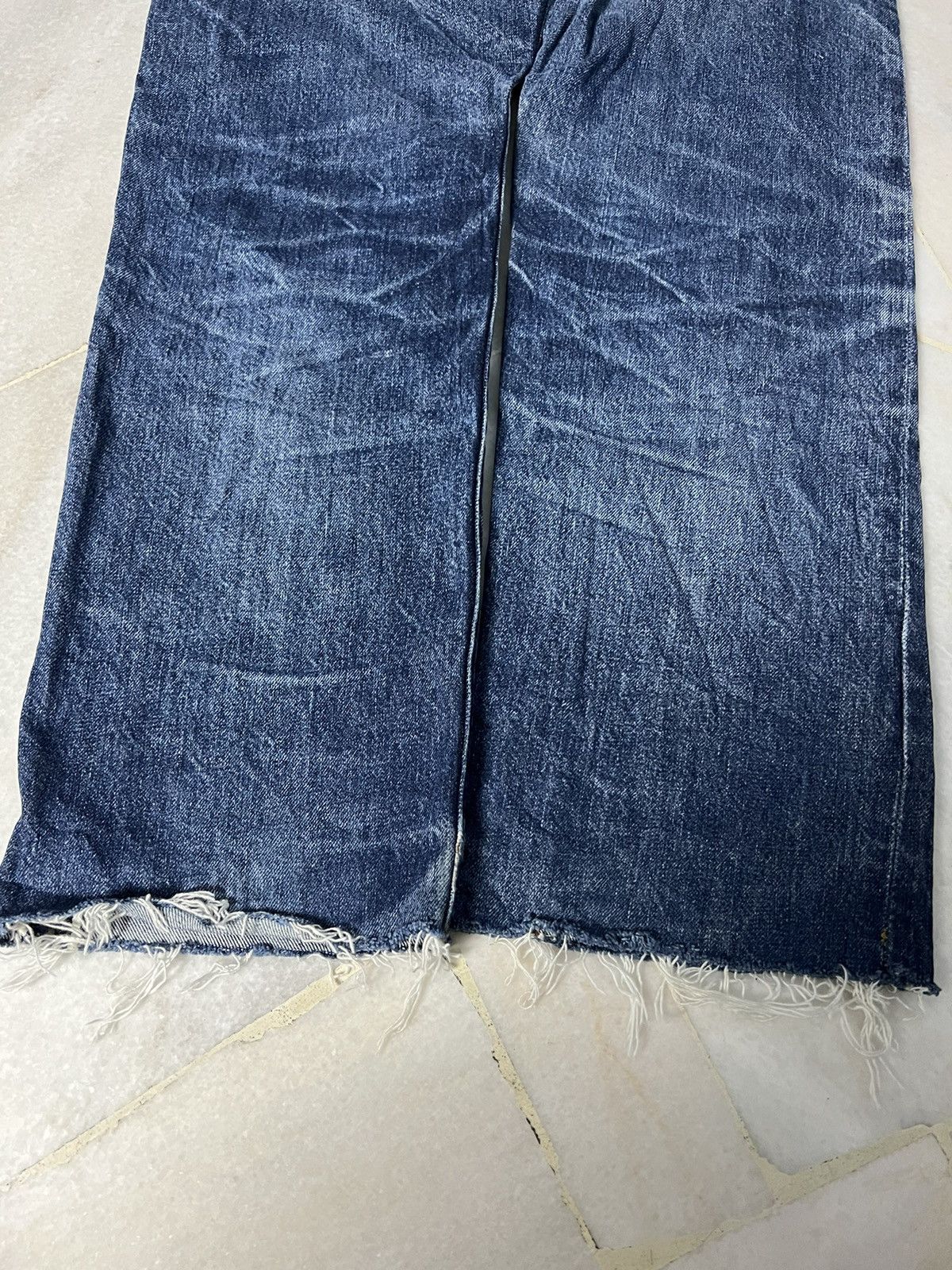 Jean × Levi's × Levi's Vintage Clothing VINTAGE 90’S LEVIS 501XX DISTRESSED REDLINE BIG E LVC JAPAN Size US 28 / EU 44 - 7 Thumbnail