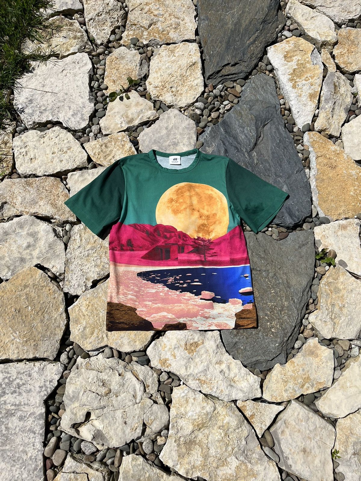 H&M H&M Studio S/S 2020 abstract colorful moon lake rock tee y2k Size US S / EU 44-46 / 1 - 1 Thumbnail
