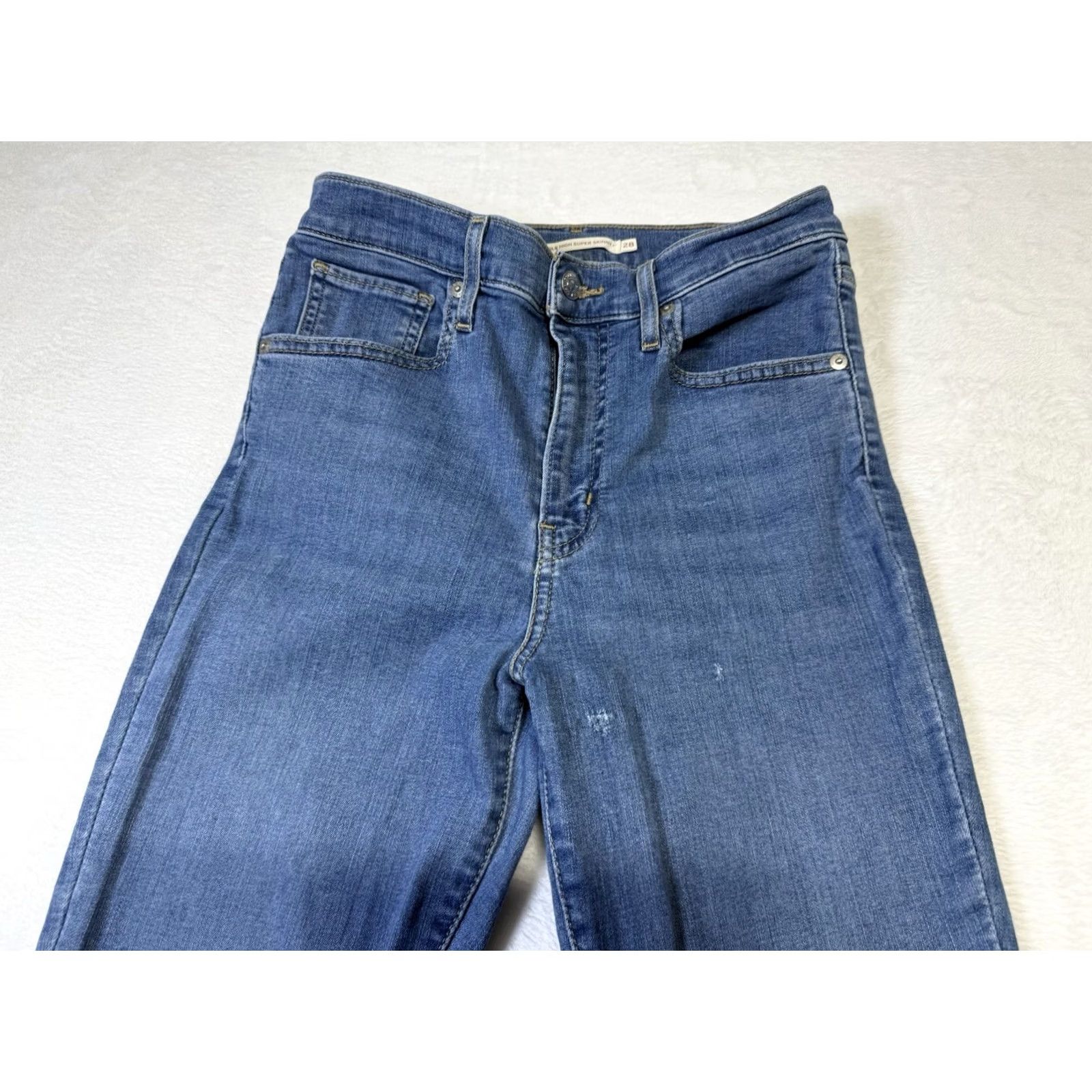 Levi's VINTAGE? No. Levi's Jeans Women Slim Zip Button Denim Blue 28x30 Mile High High Rise 28 IN inseam 28.5in 90s? Size 28" / US 6 / IT 42 - 2 Thumbnail