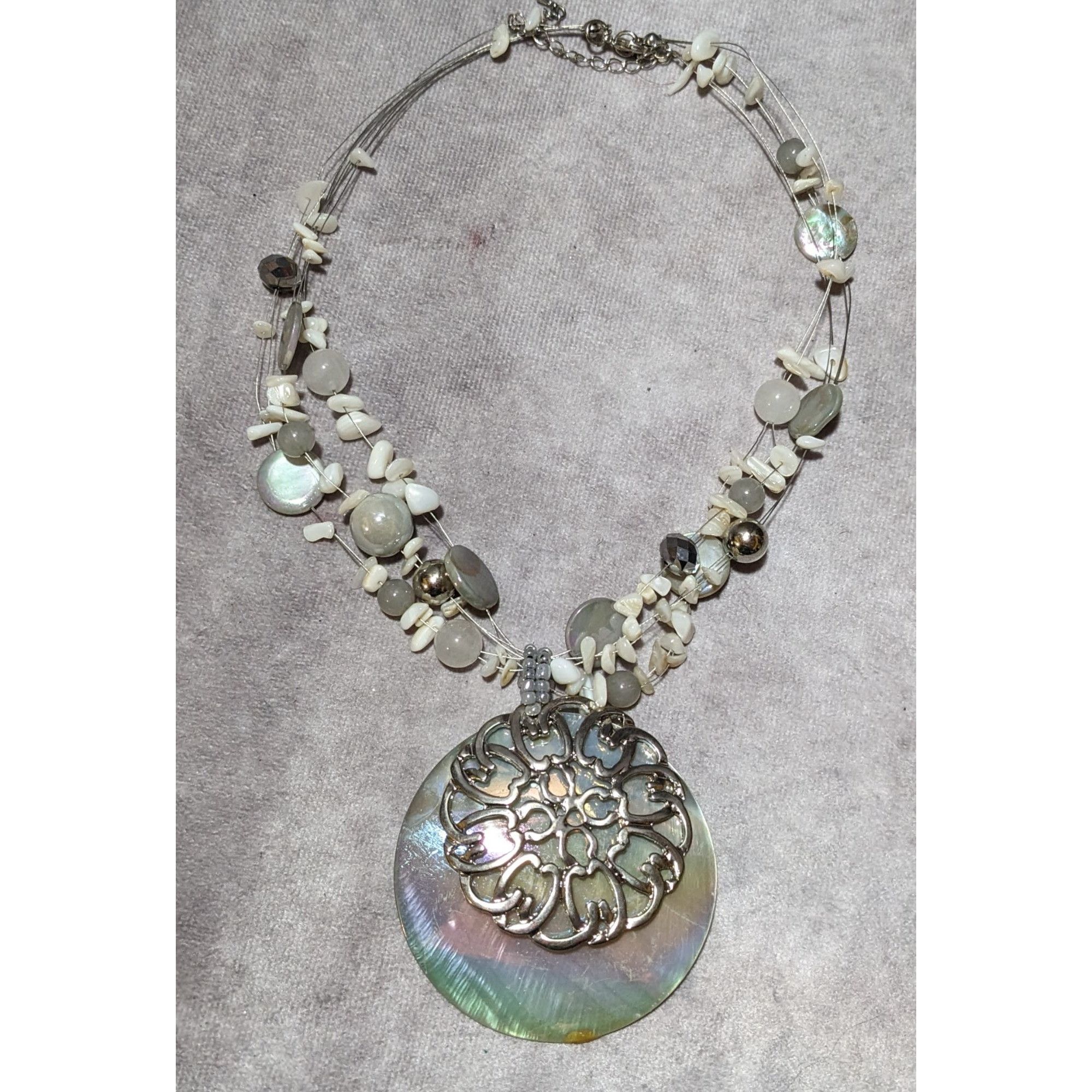 Other Vintage Mermaidcore Grey Rainbow Shell Necklace Size ONE SIZE - 9 Thumbnail