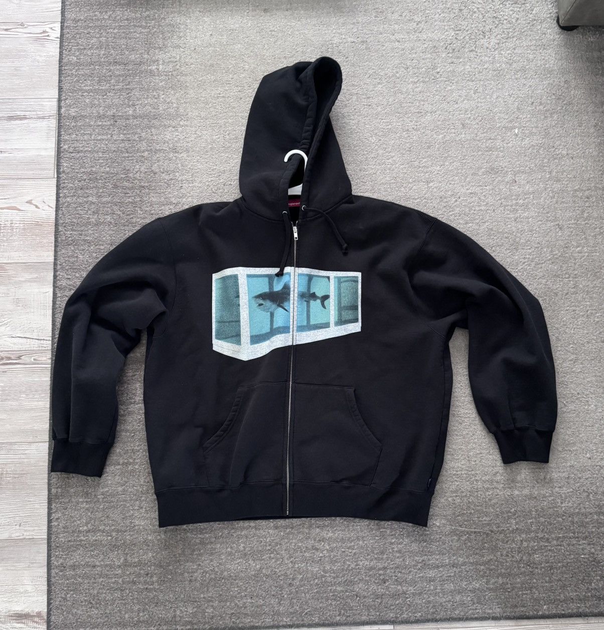 即購入OK Supreme Damien Hirst Zip Up Hooded Supreme Damien Hirst Zip Up Hooded Sweatshirt (SS25) - $198