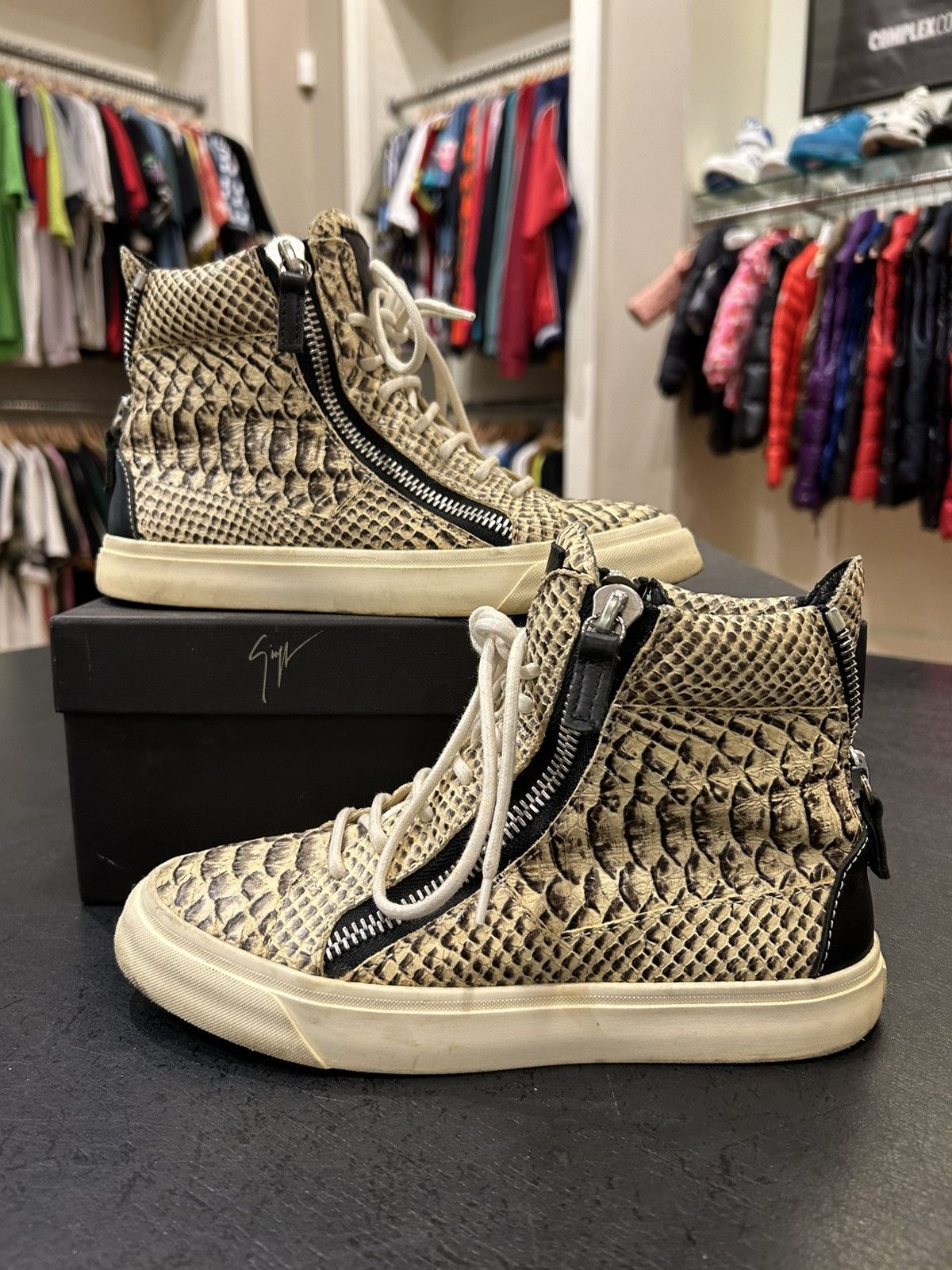 Giuseppe Zanotti Giuseppe Zanotti Zip High Top Scale Sneakers Size US 5 / IT 35 - 1 Thumbnail