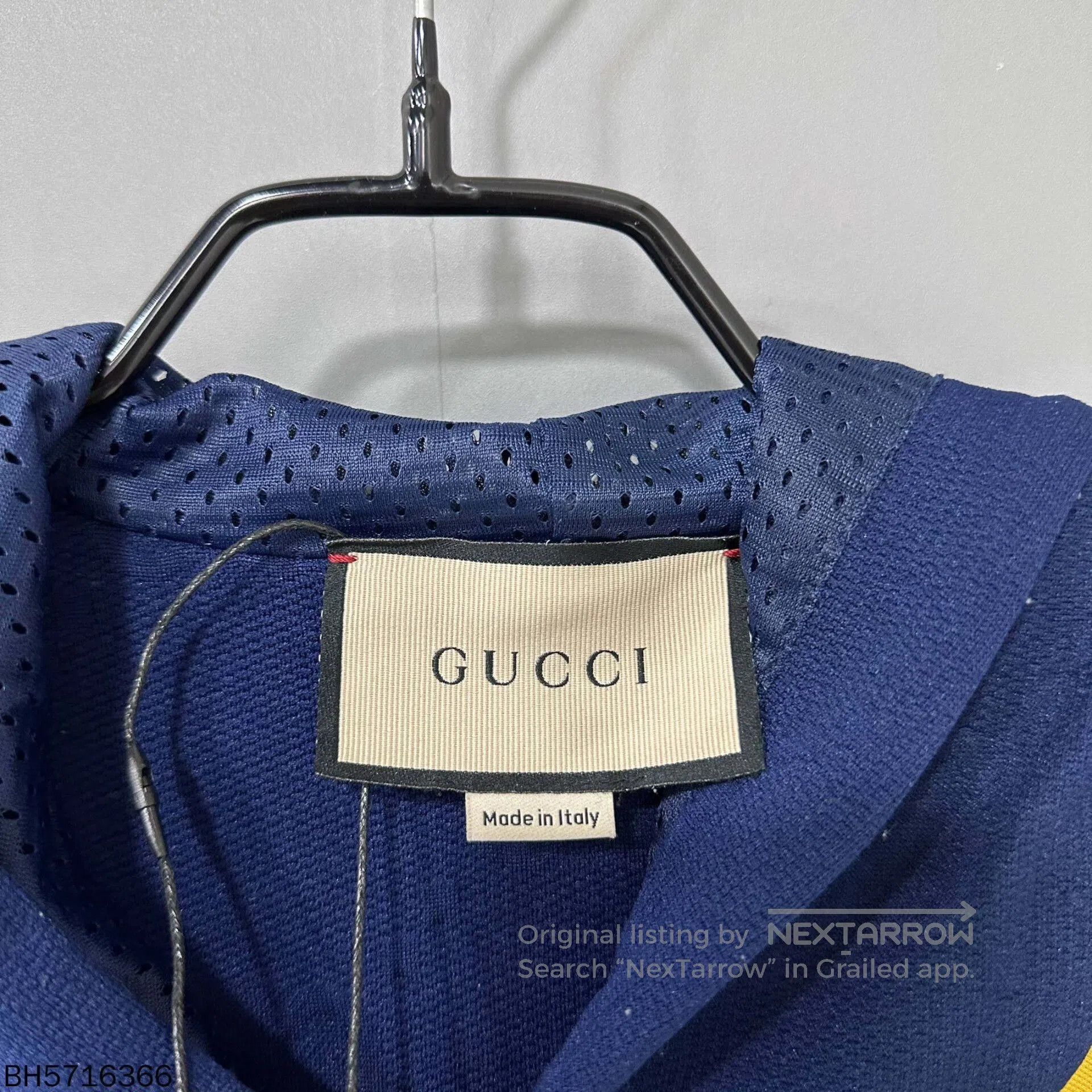 Gucci gucci logo print hoodie in blue and yellow. Size US M / EU 48-50 / 2 - 6 Thumbnail