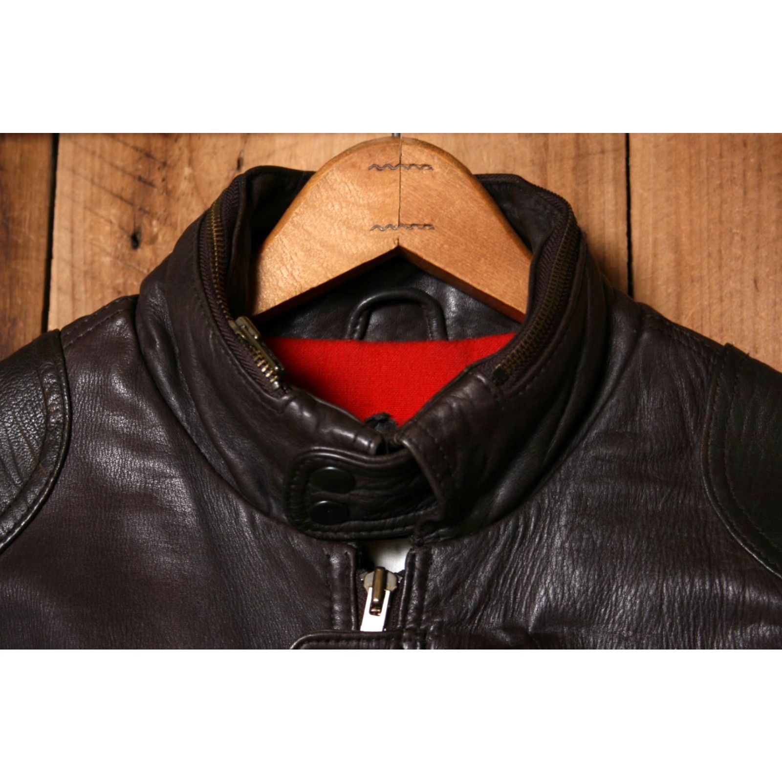 Vintage VINTAGE BERMAN'S Brown Leather Red Plaid Lined Cafe Racer Bomber Jacket Sz. 40 Jacket Men Size US XXS / EU 40 - 2 Thumbnail
