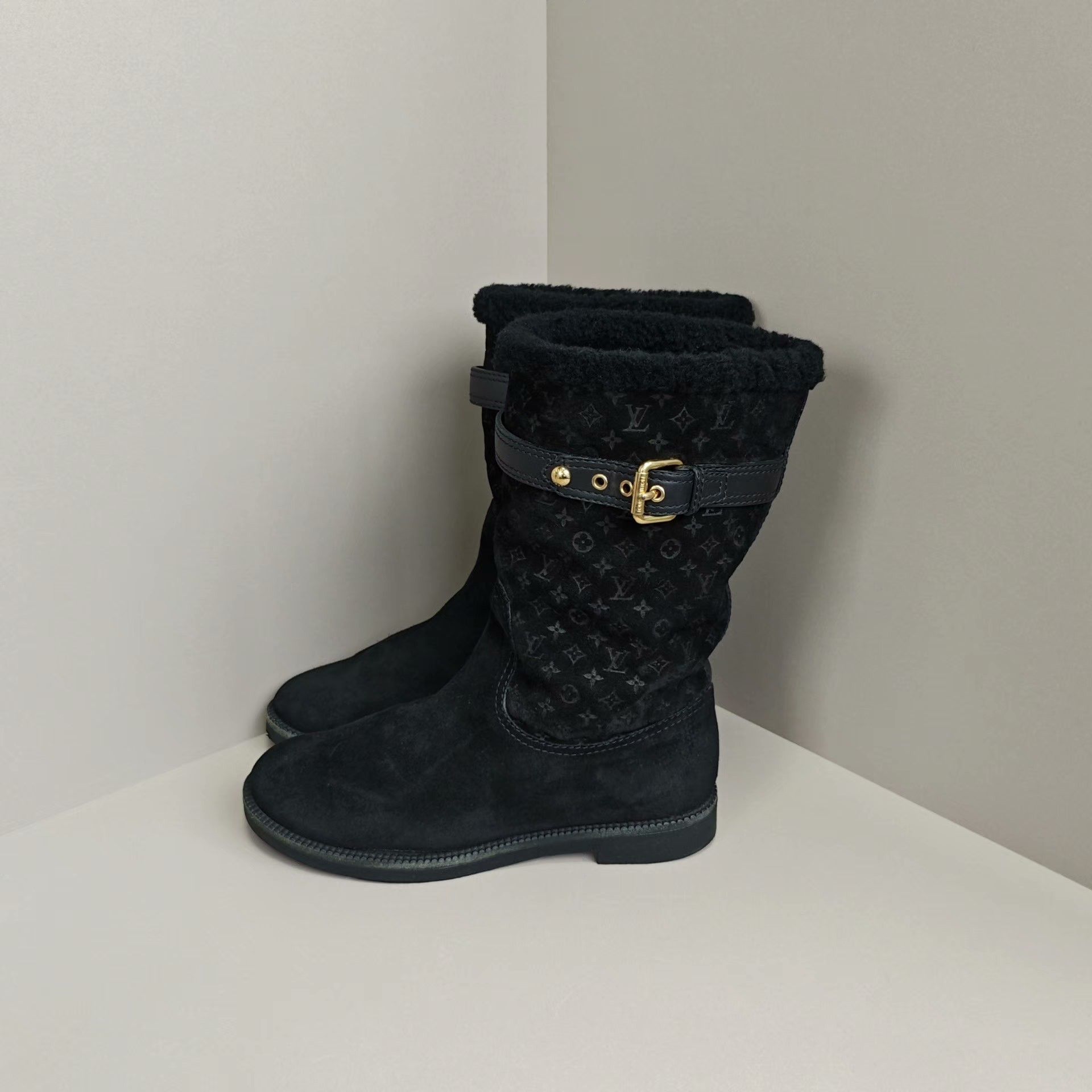 Louis Vuitton Louis Vuitton Boots us_6 Women Size US 6 / IT 36 - 1 Thumbnail