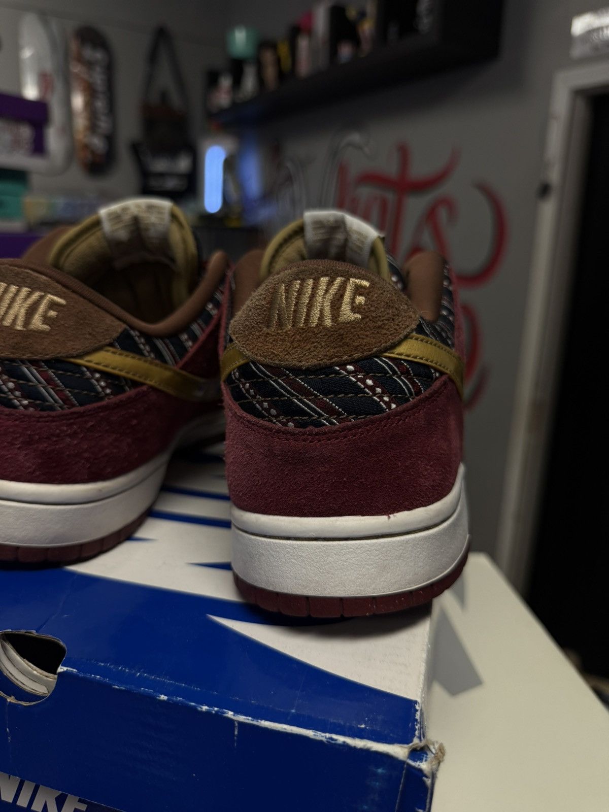 Nike Size 11 - Nike Dunk Pro SB Low Anchorman 2009 (304292-672 Size US 11 / EU 44 - 7 Thumbnail