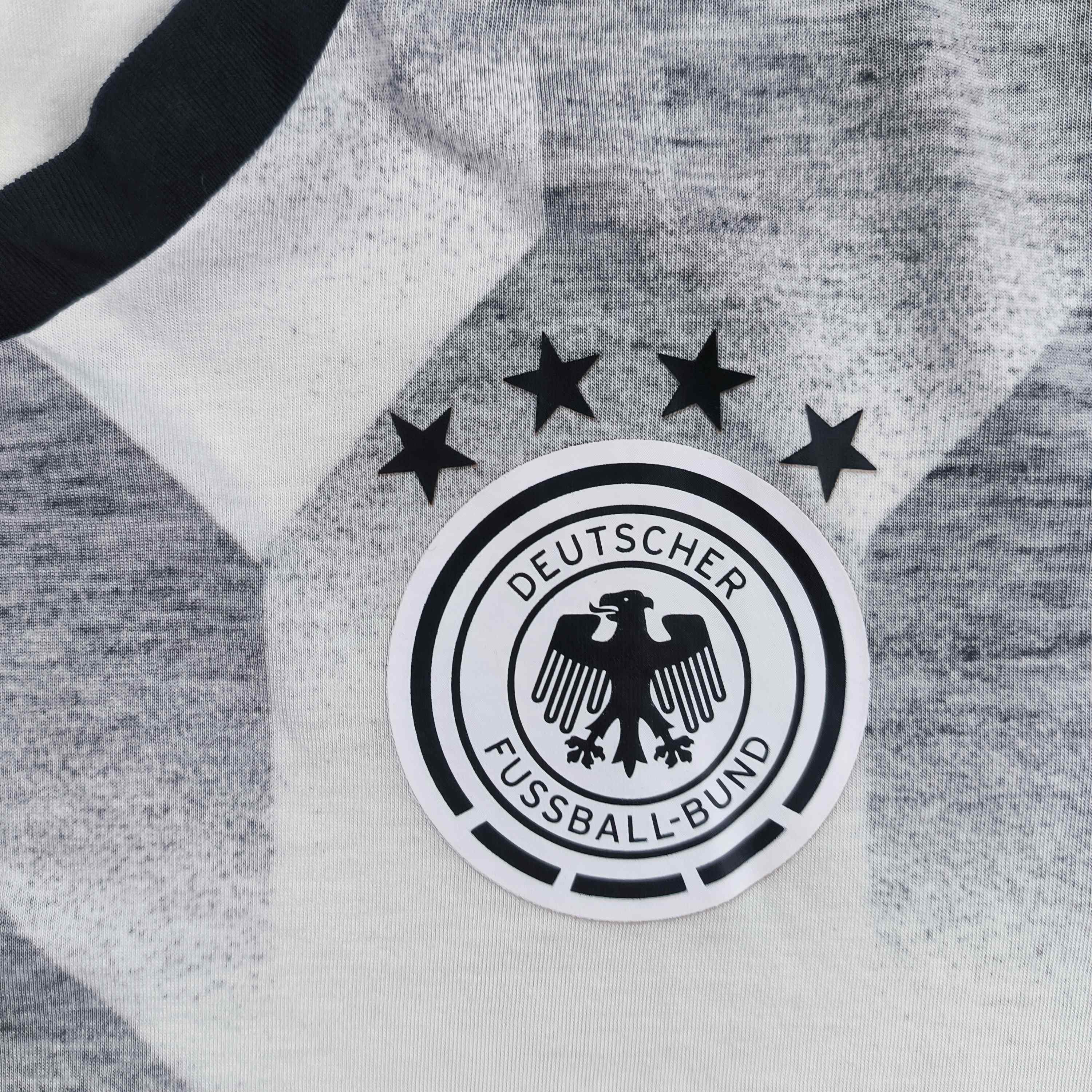 Adidas Germany 2016-17 Adidas training football jersey shirt size M Size US M / EU 48-50 / 2 - 3 Thumbnail